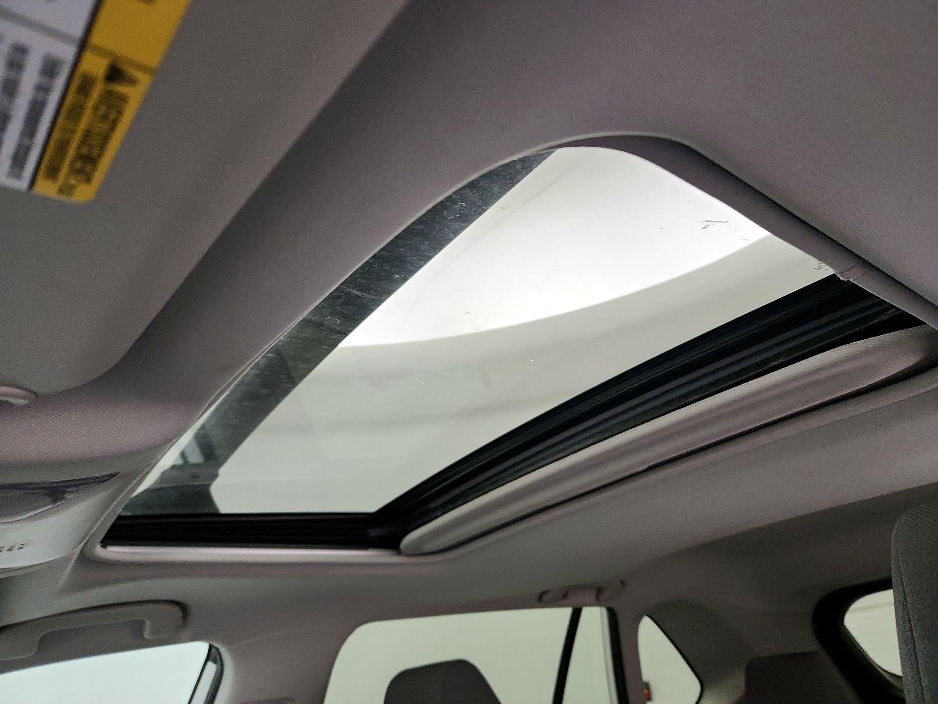 Thumbnail: 2019 Toyota RAV4 - 19