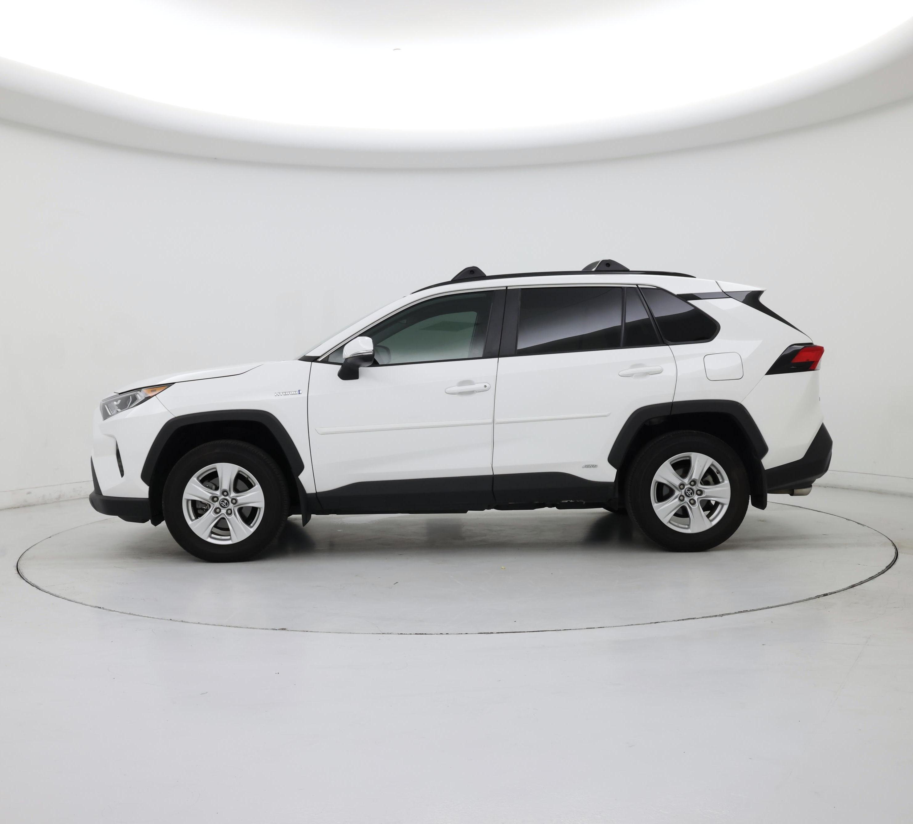 Thumbnail: 2019 Toyota RAV4 - 3