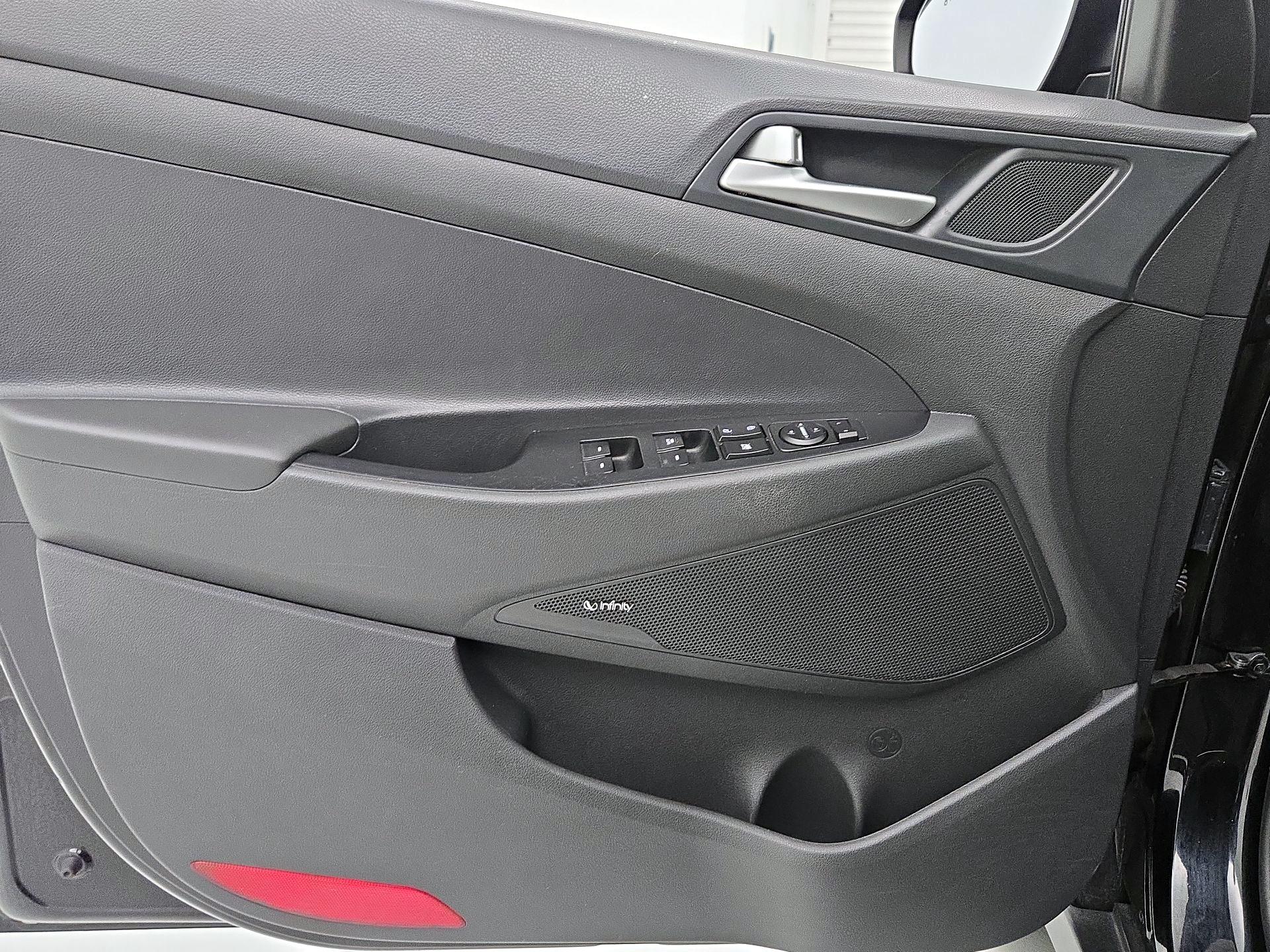 Thumbnail: 2020 Hyundai Tucson - 12