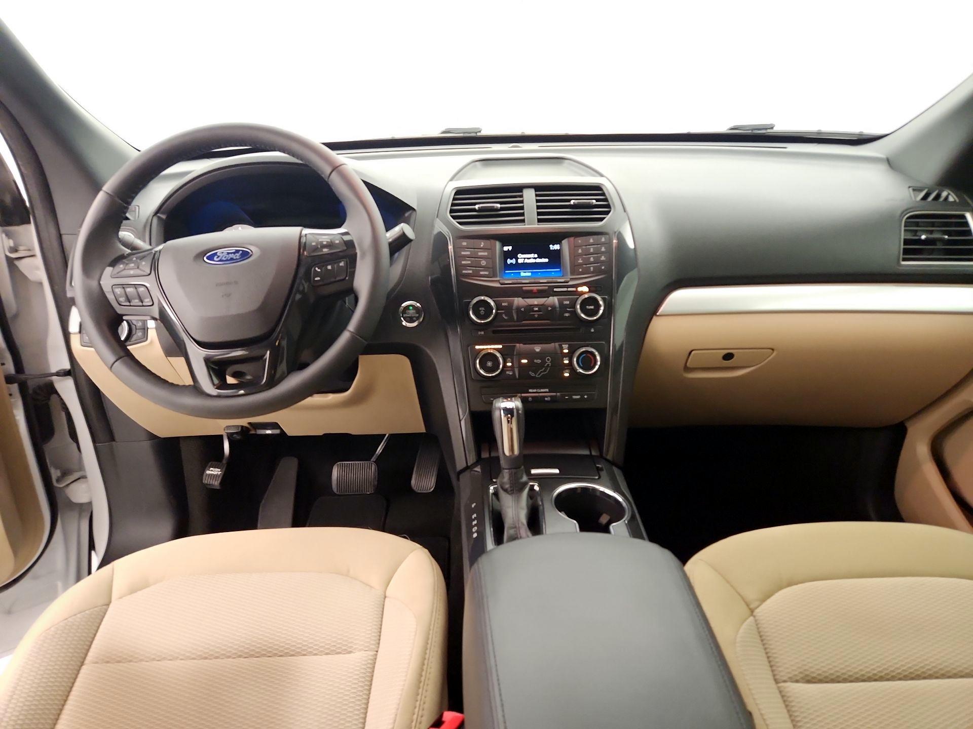 Thumbnail: 2017 Ford Explorer - 9