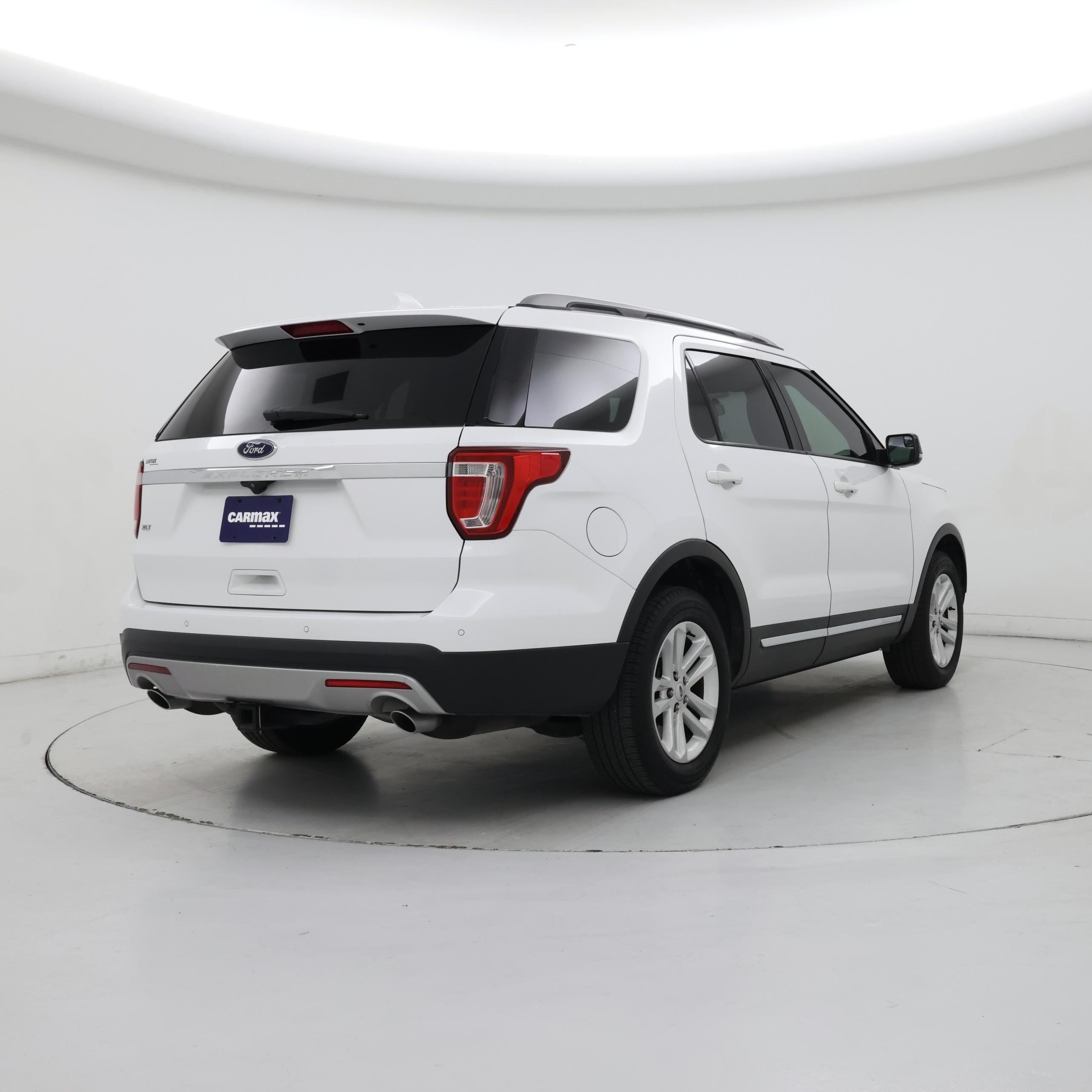 Thumbnail: 2017 Ford Explorer - 8
