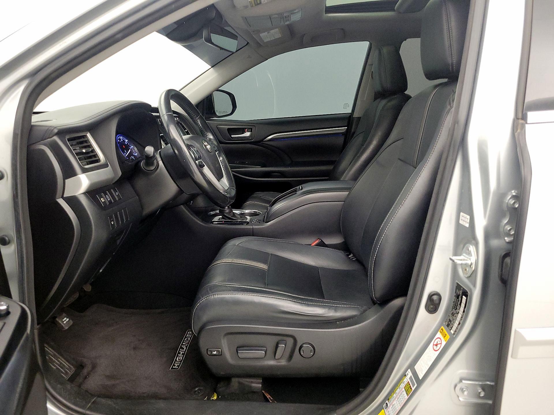 Thumbnail: 2017 Toyota Highlander - 11