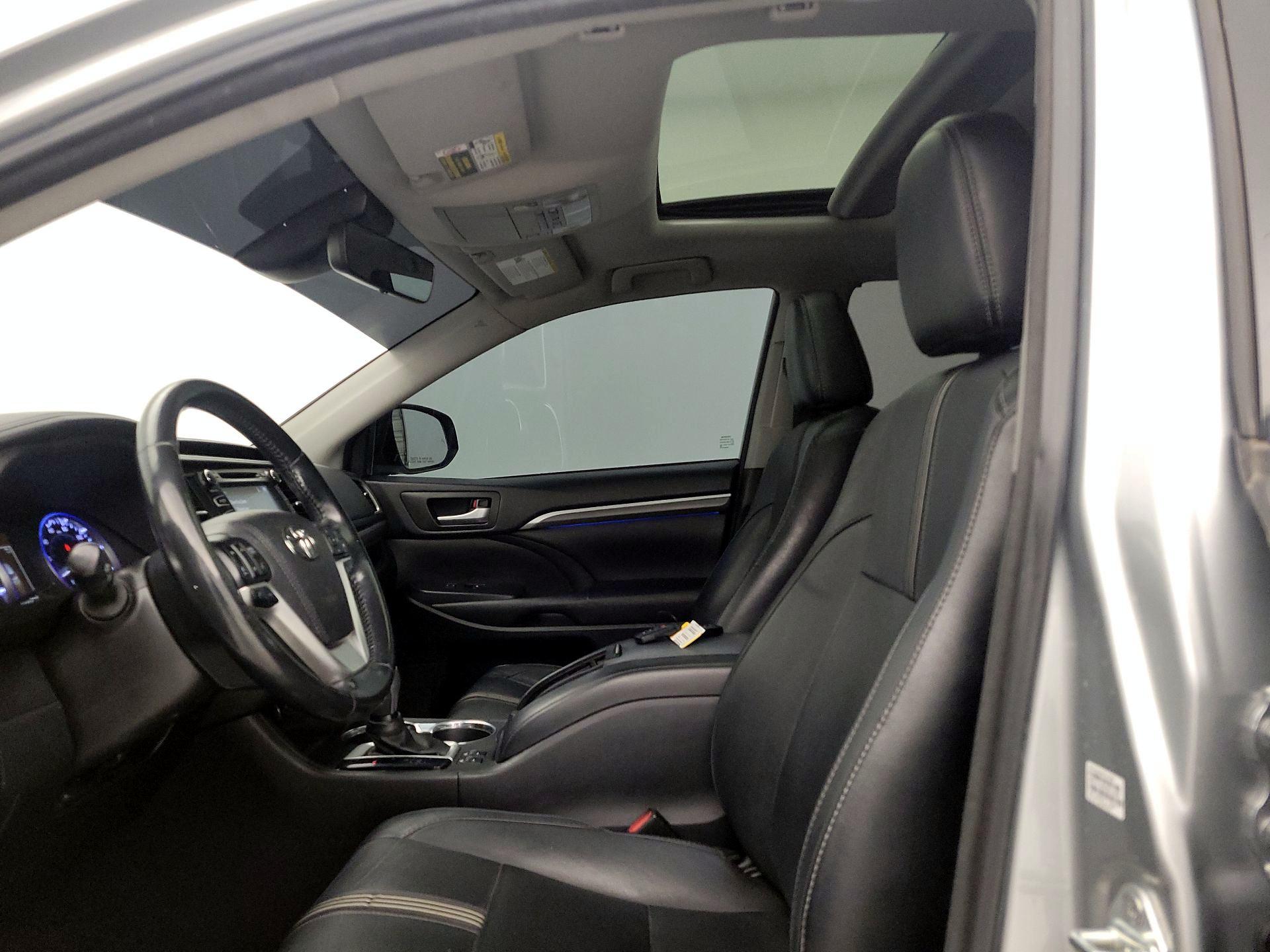 Thumbnail: 2017 Toyota Highlander - 19