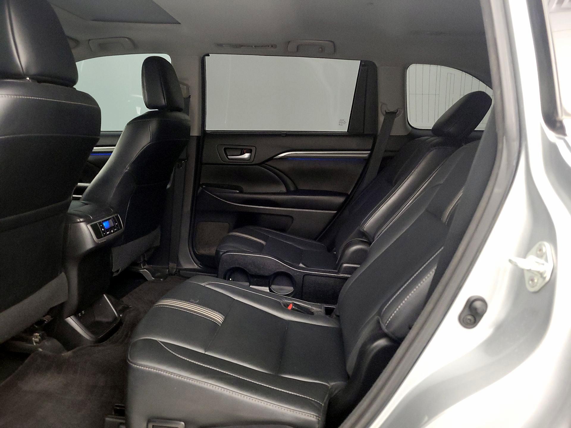 Thumbnail: 2017 Toyota Highlander - 20