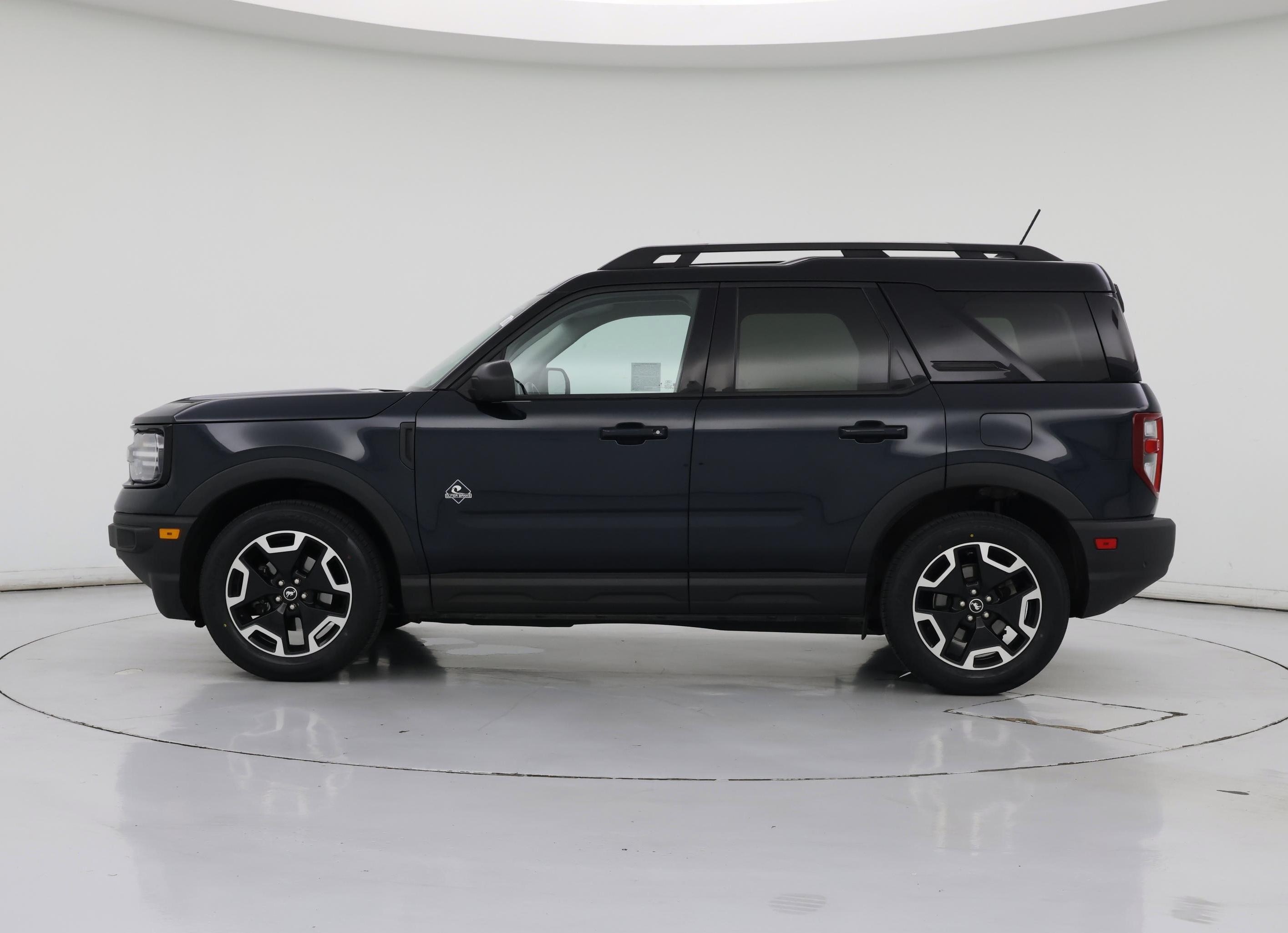 Thumbnail: 2022 Ford Bronco Sport - 3