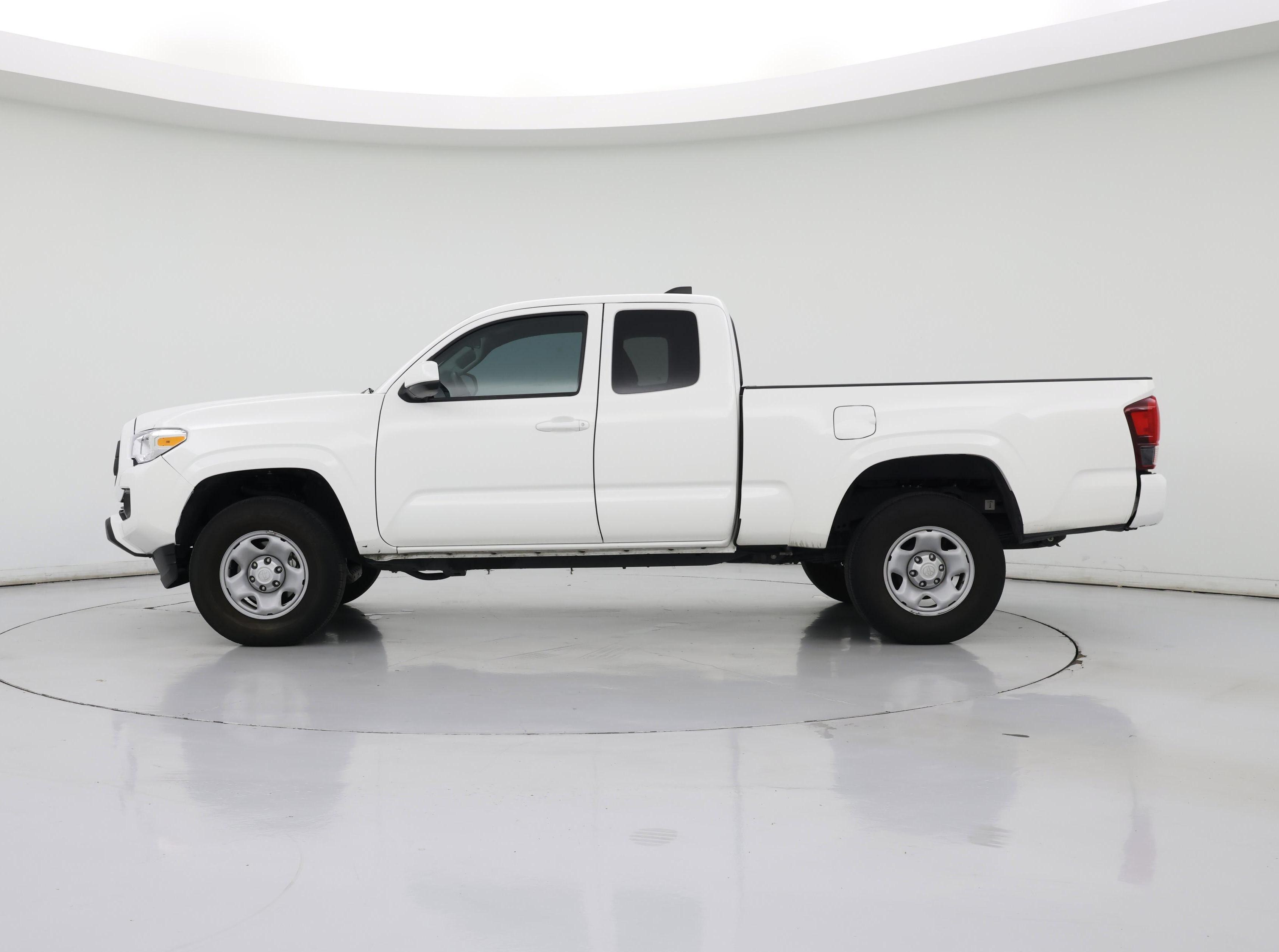 Thumbnail: 2023 Toyota Tacoma - 3