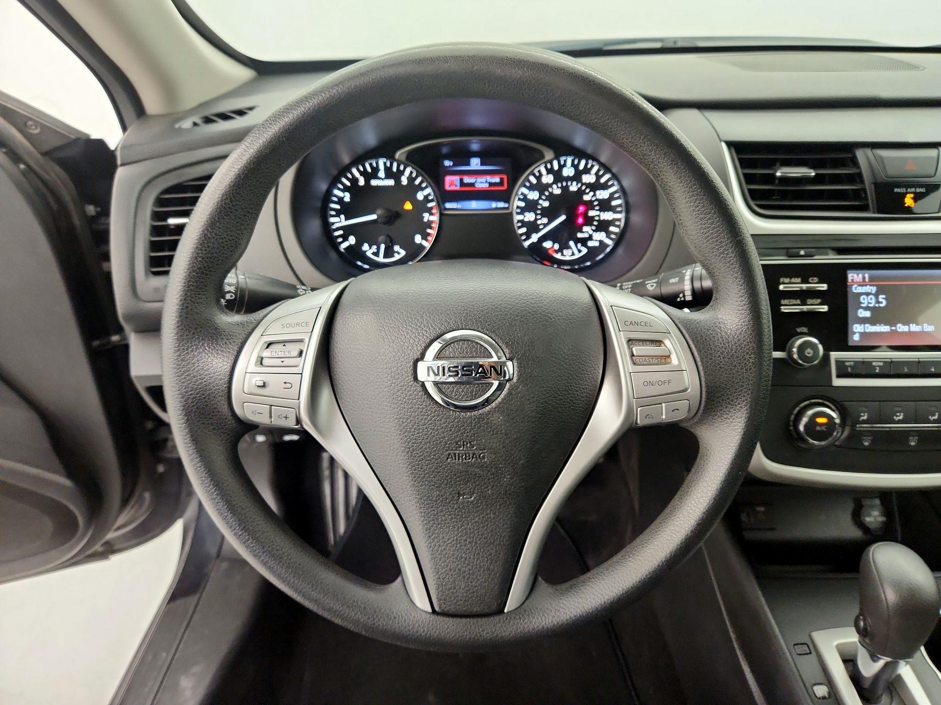 Thumbnail: 2018 Nissan Altima - 10