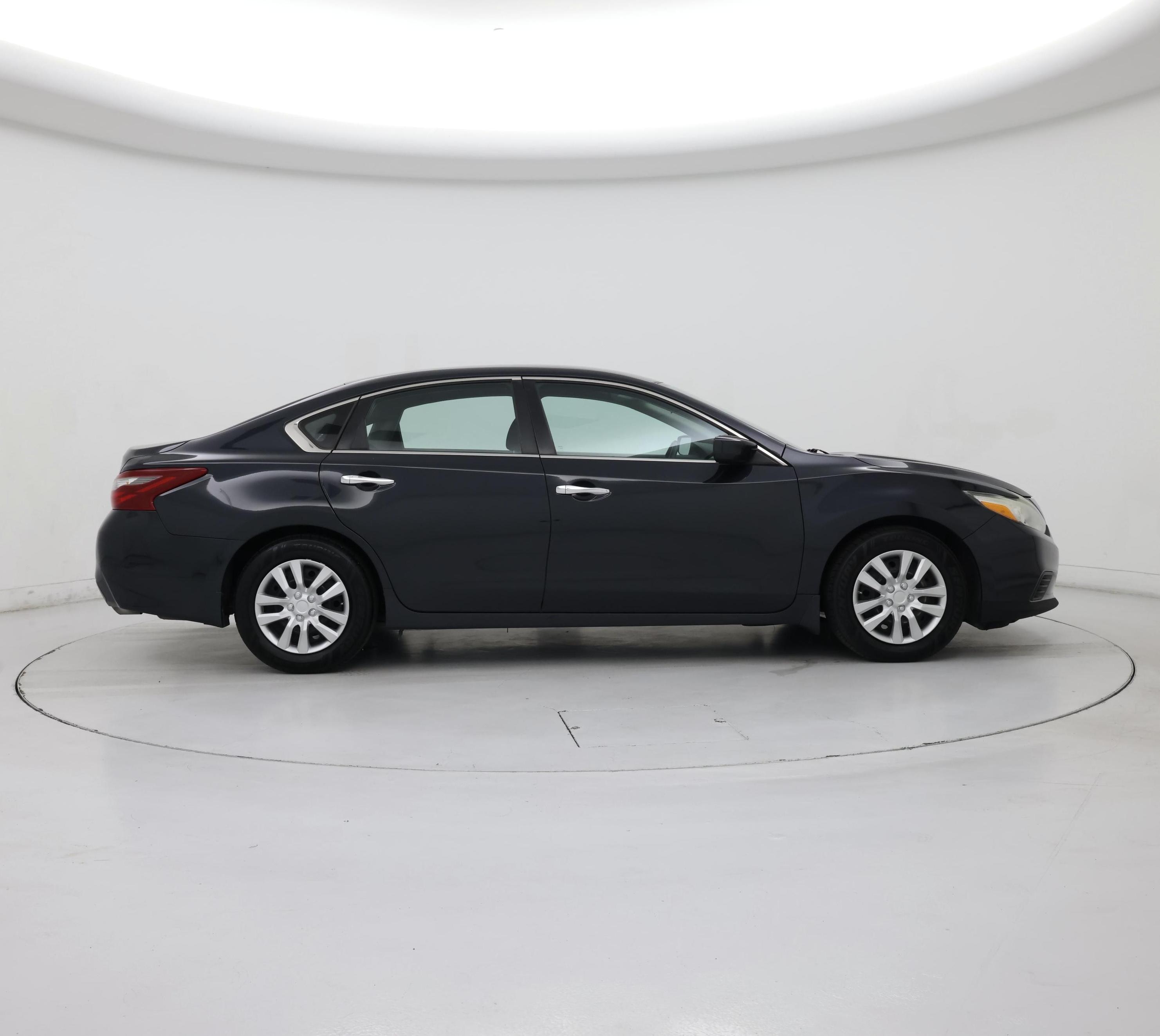 Thumbnail: 2018 Nissan Altima - 7