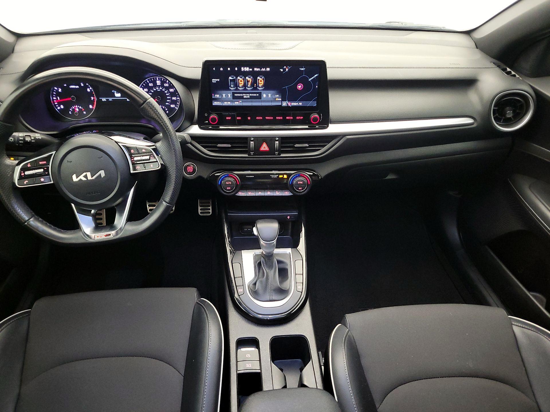 Thumbnail: 2022 Kia Forte - 9