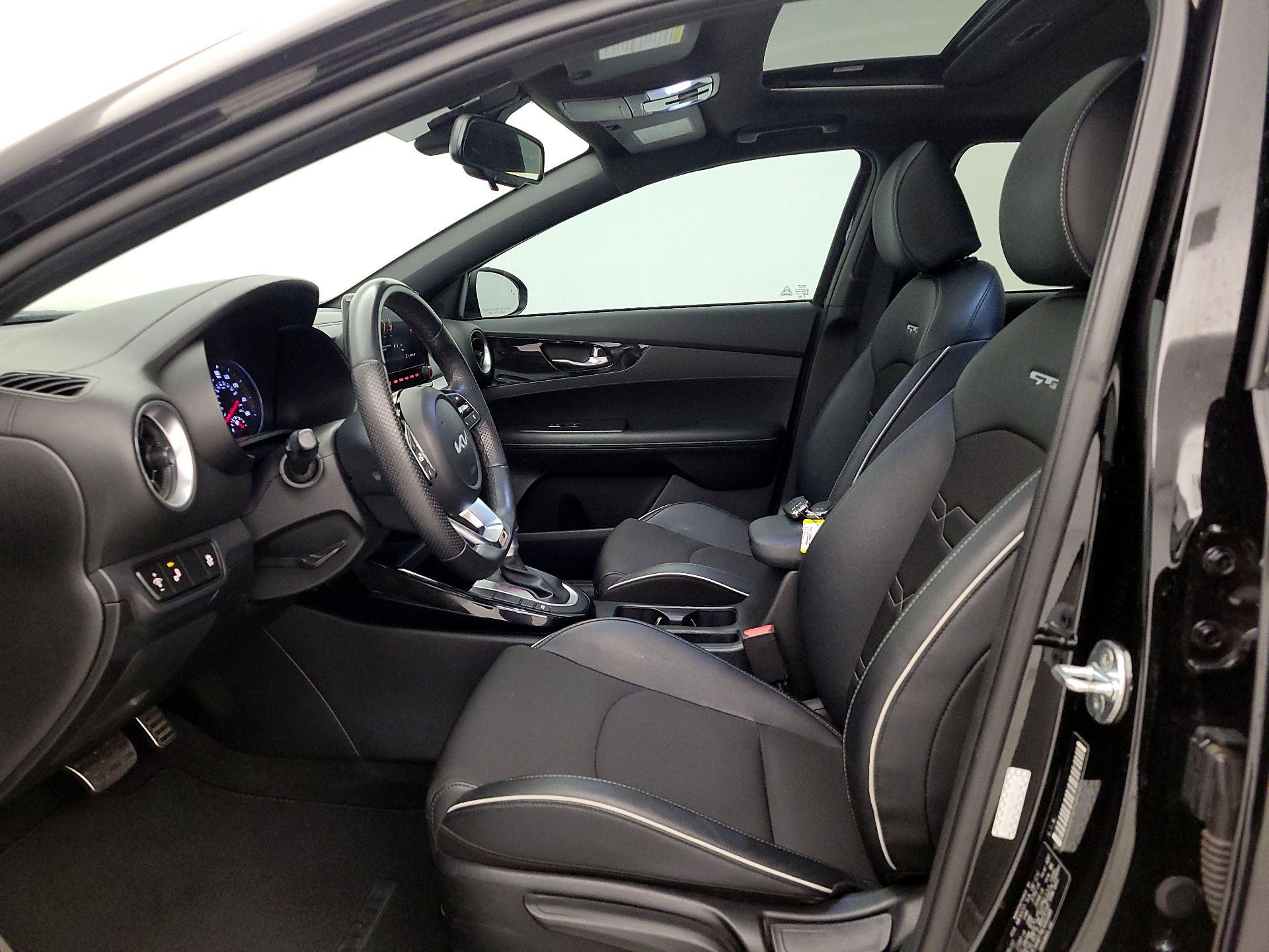 Thumbnail: 2022 Kia Forte - 11