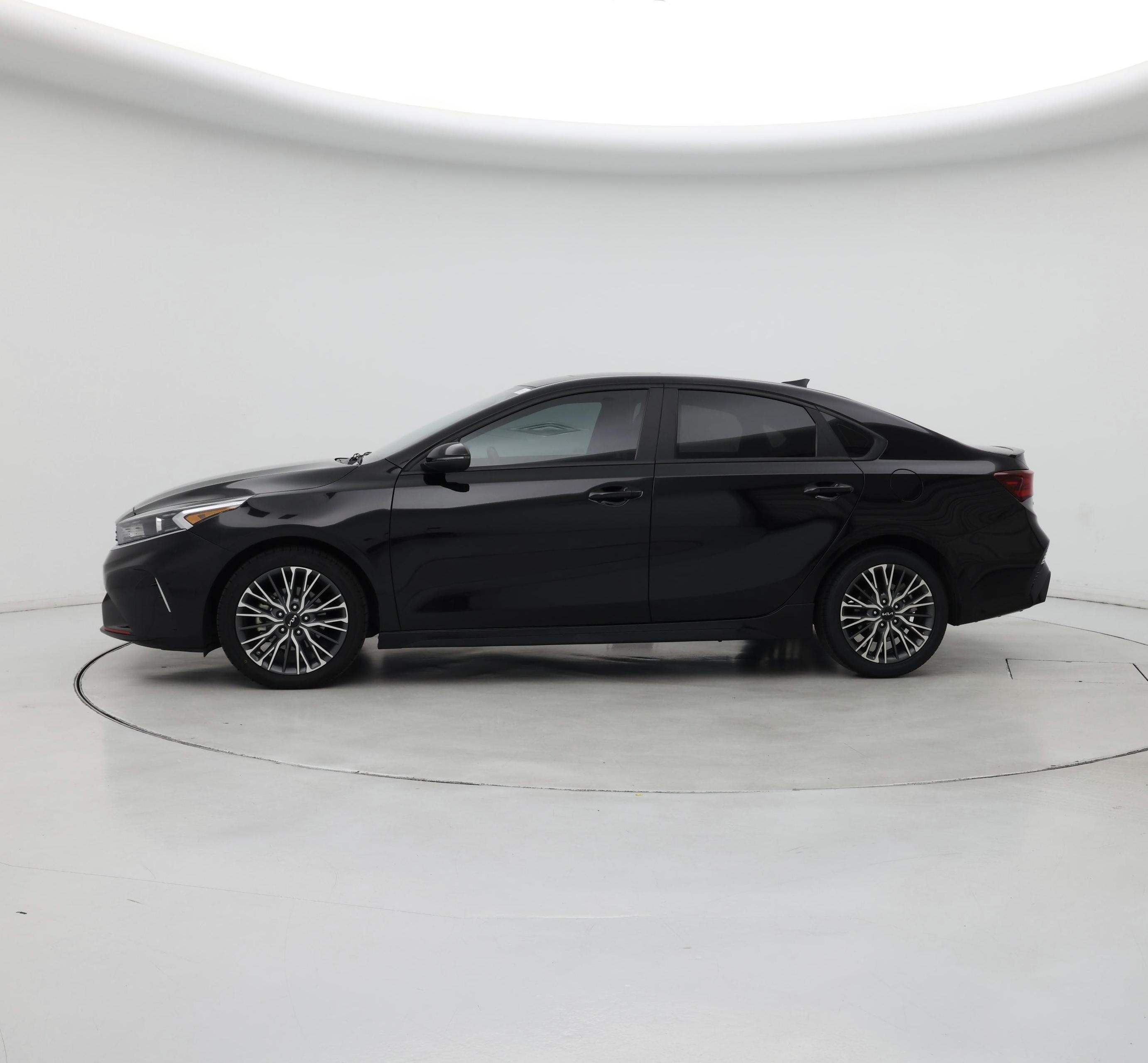 Thumbnail: 2022 Kia Forte - 3