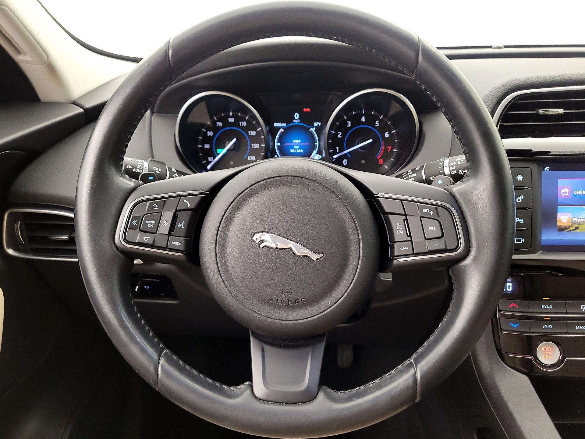 Thumbnail: 2017 Jaguar F-Pace - 10