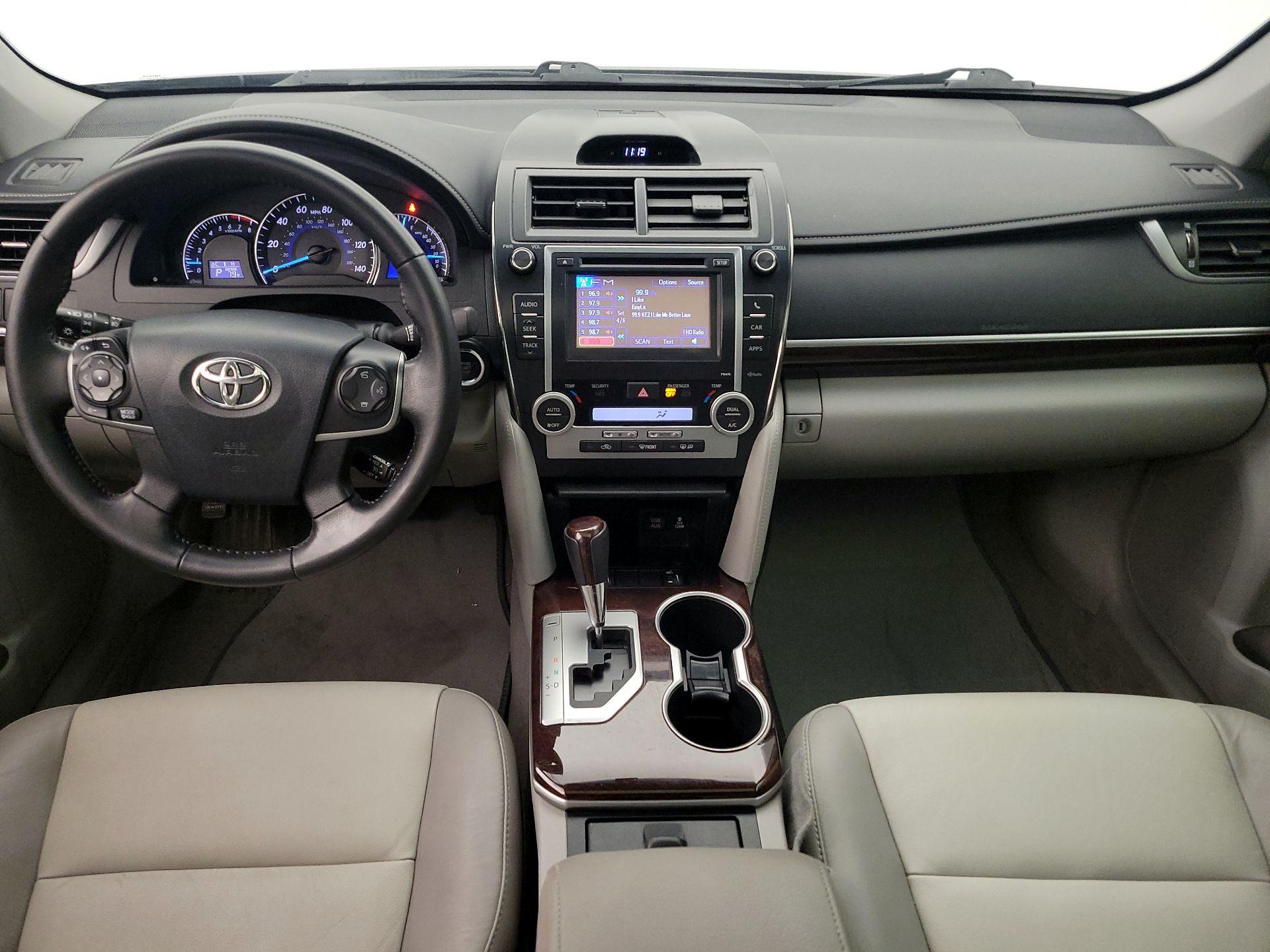 Thumbnail: 2013 Toyota Camry - 9