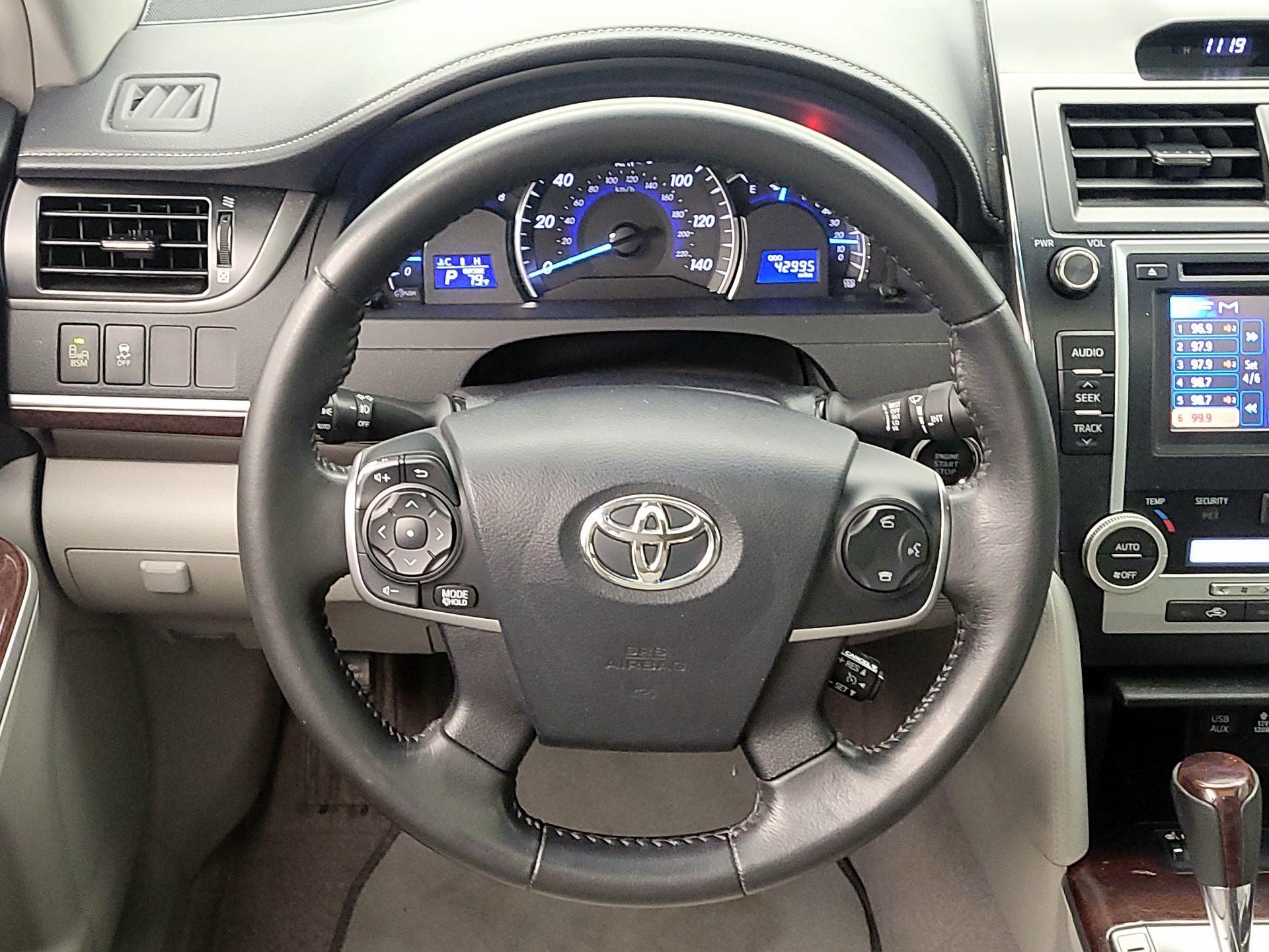 Thumbnail: 2013 Toyota Camry - 10