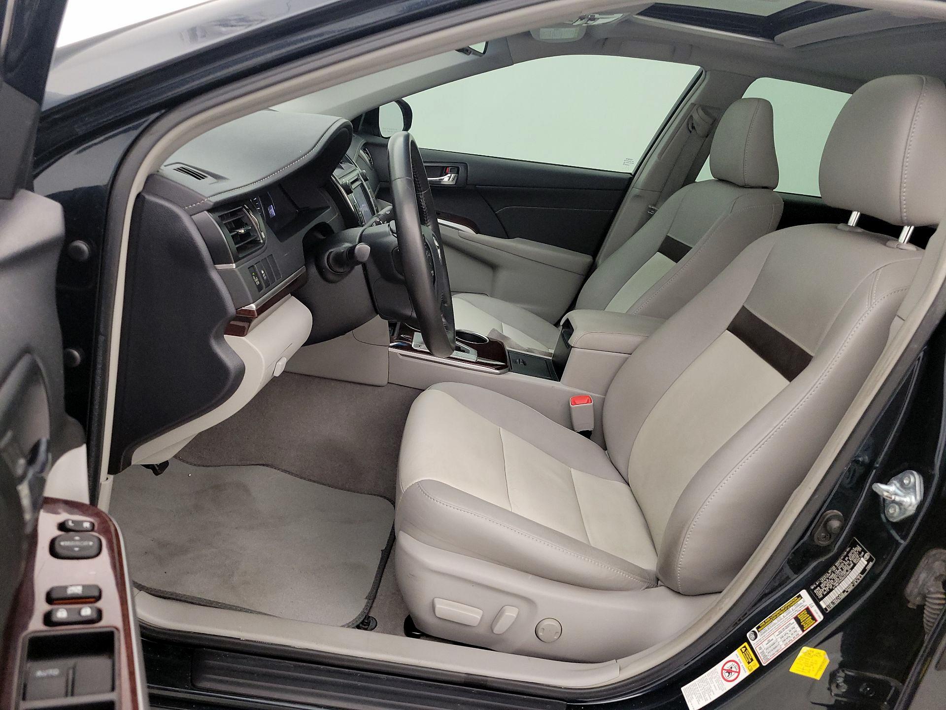 Thumbnail: 2013 Toyota Camry - 11