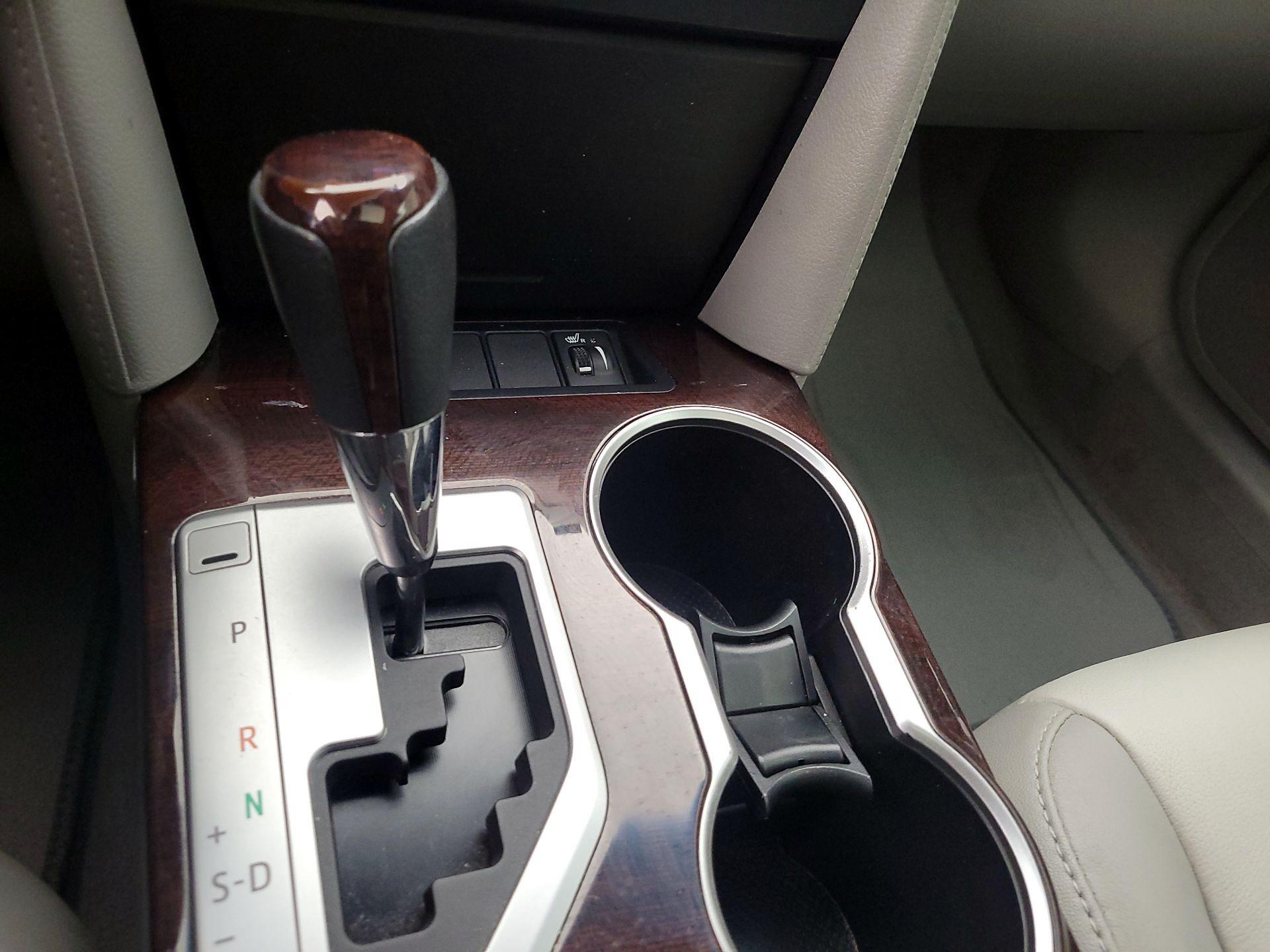 Thumbnail: 2013 Toyota Camry - 17