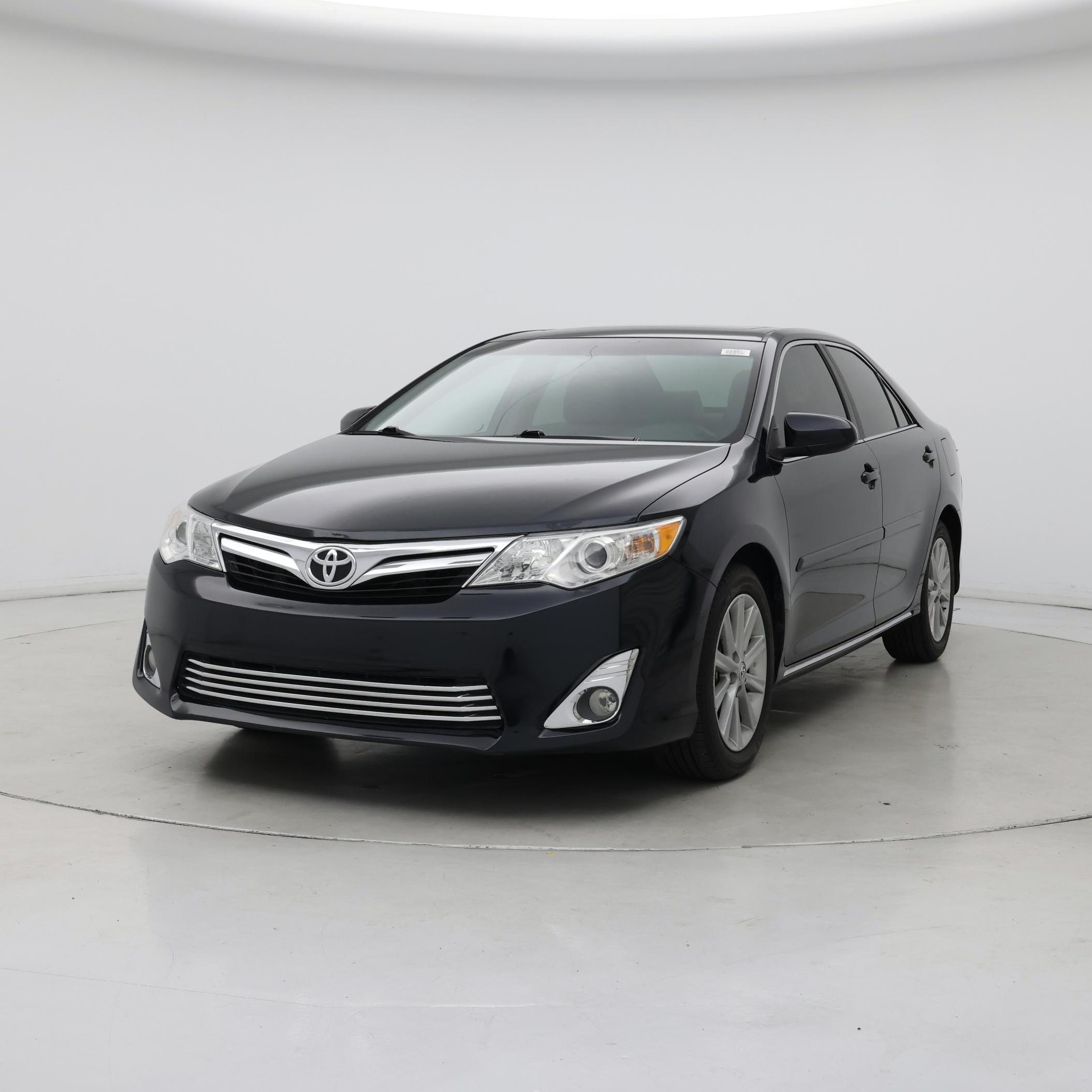 Thumbnail: 2013 Toyota Camry - 4