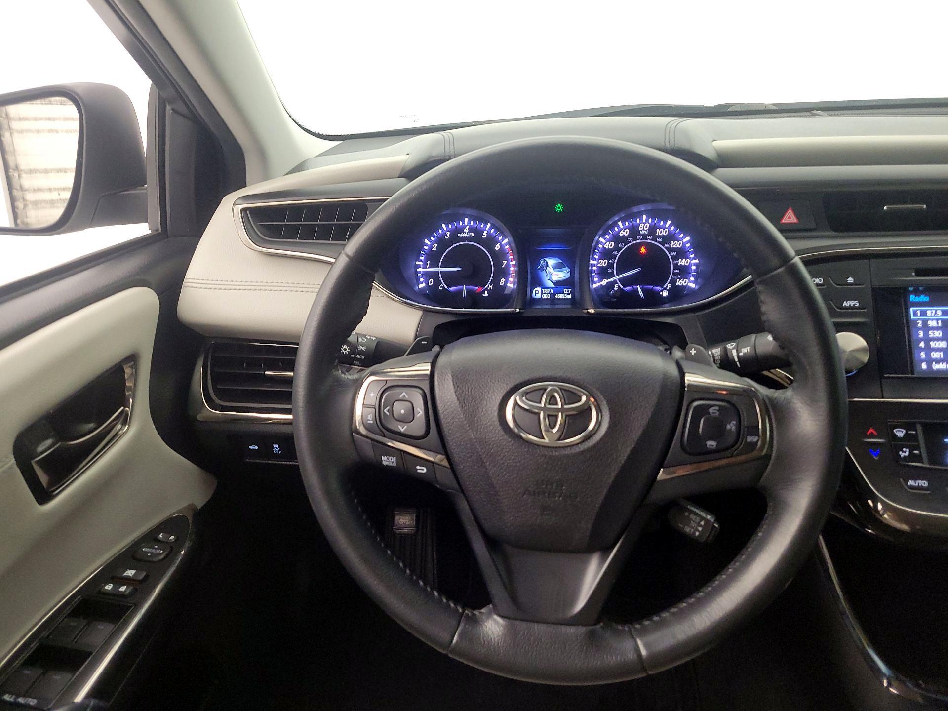 Thumbnail: 2015 Toyota Avalon - 10