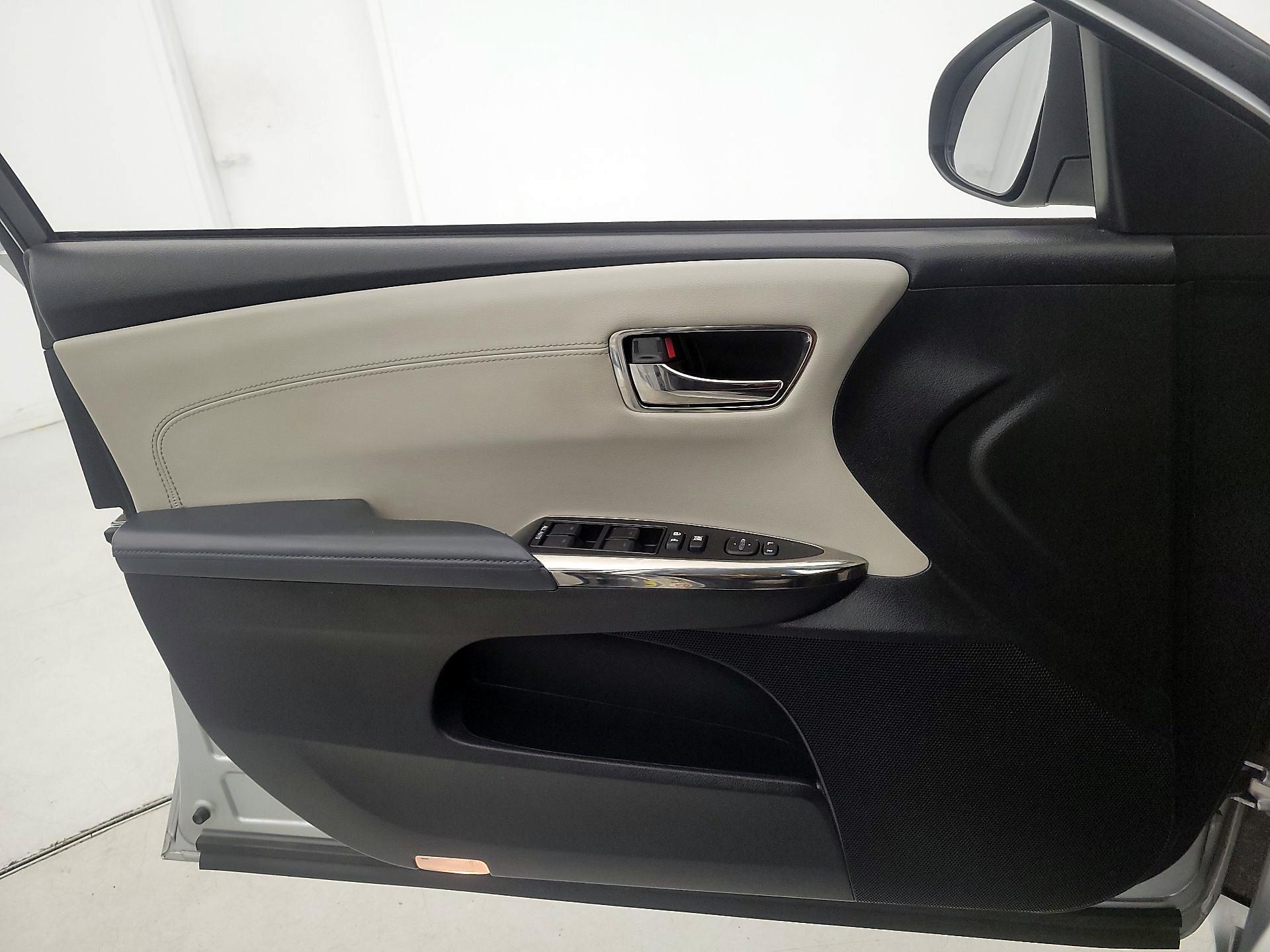 Thumbnail: 2015 Toyota Avalon - 12