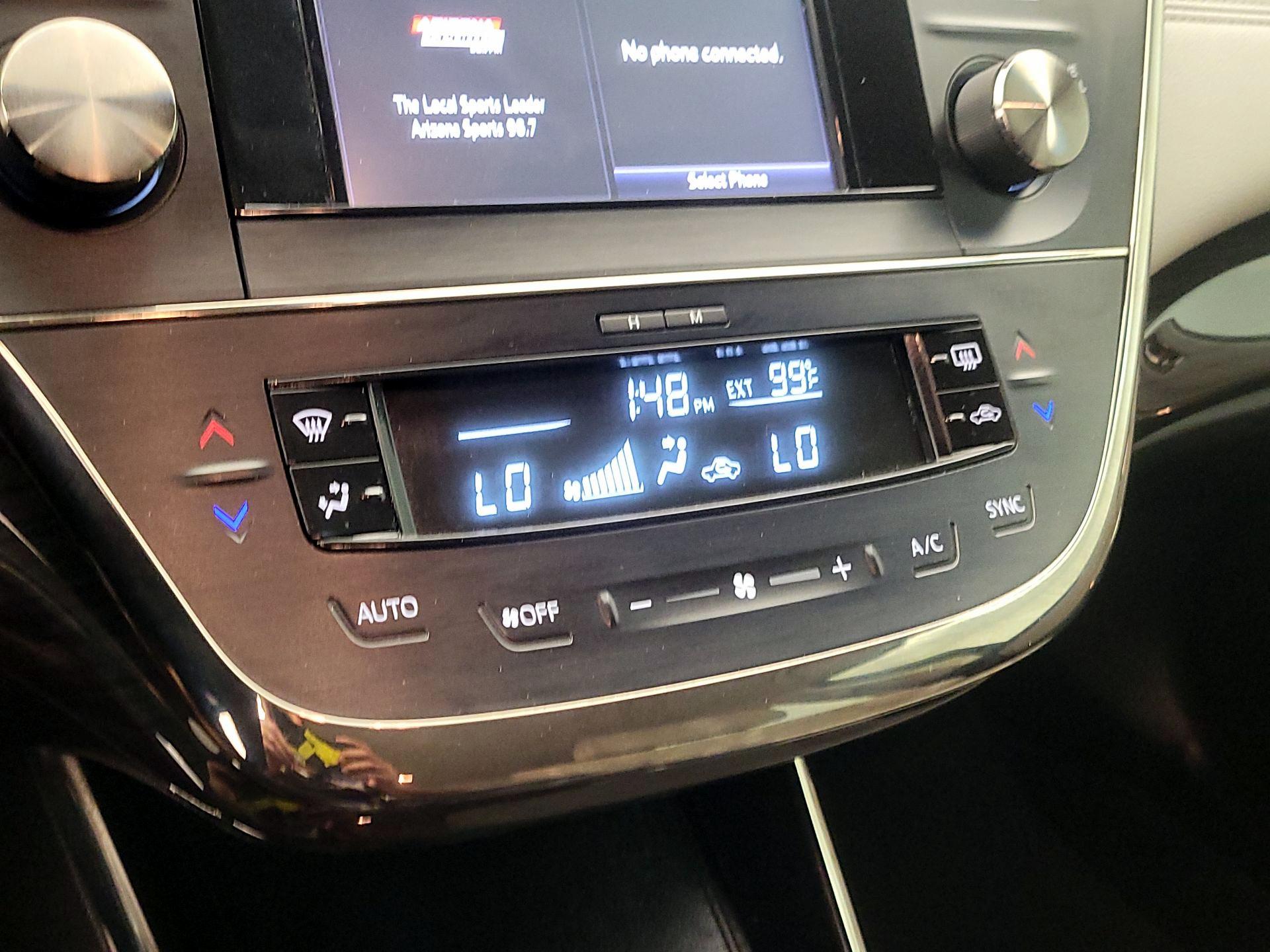 Thumbnail: 2015 Toyota Avalon - 16