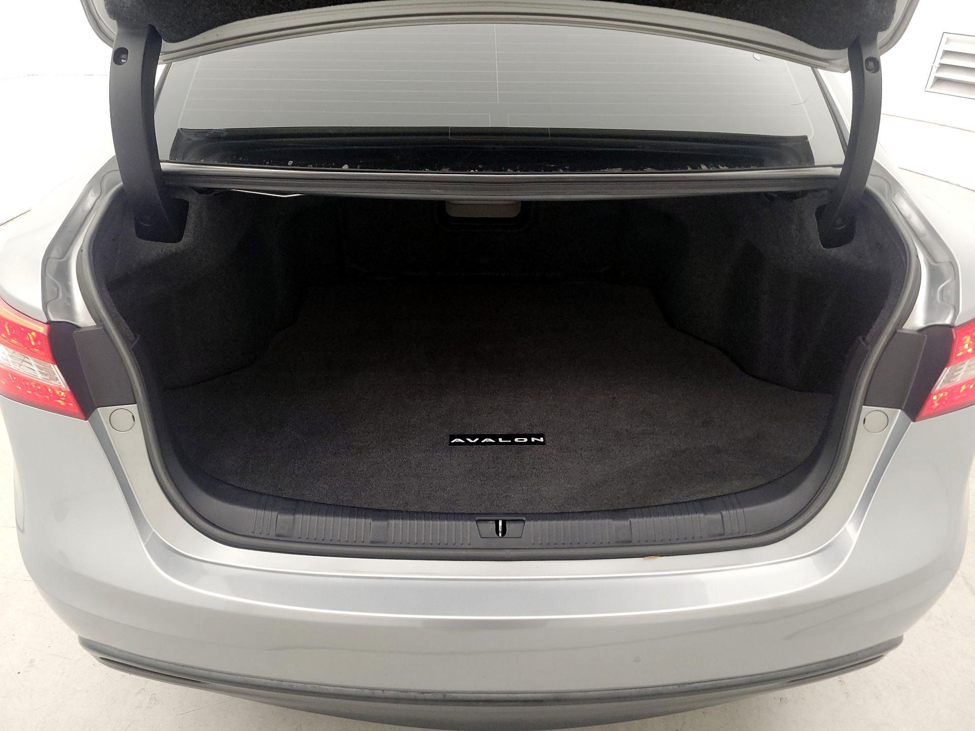 Thumbnail: 2015 Toyota Avalon - 19