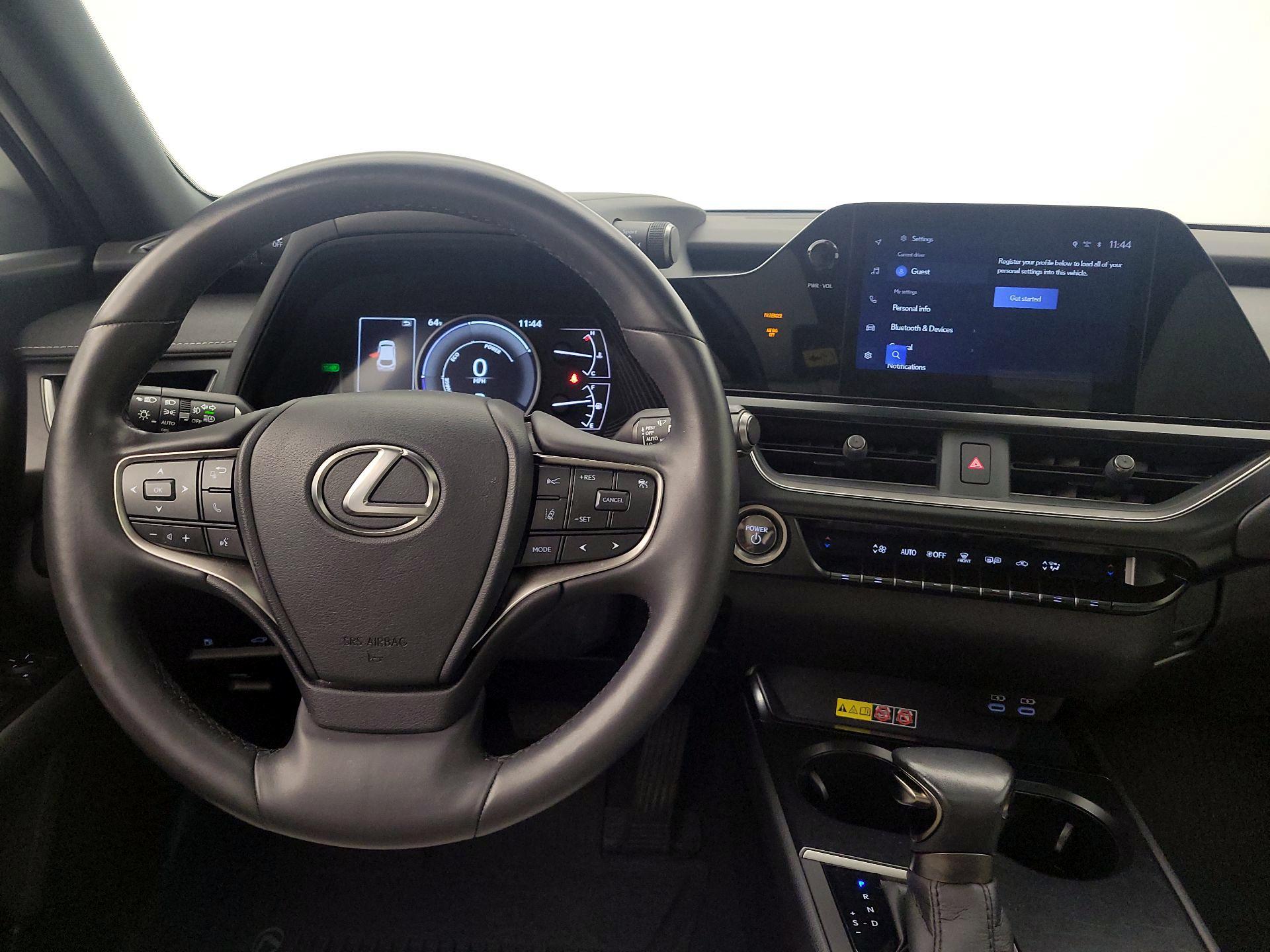 Thumbnail: 2024 Lexus UX - 10