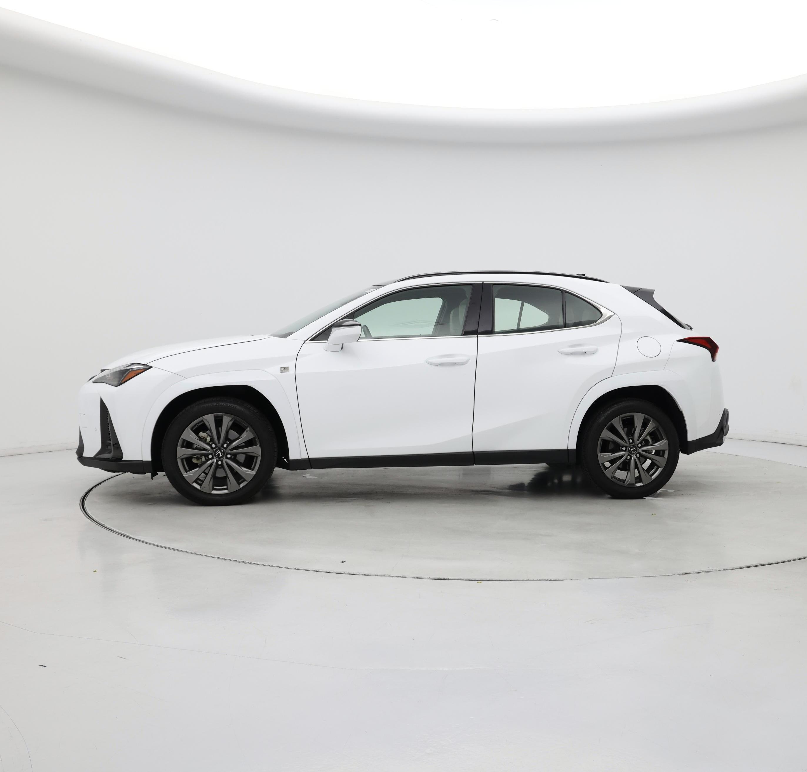 Thumbnail: 2024 Lexus UX - 3