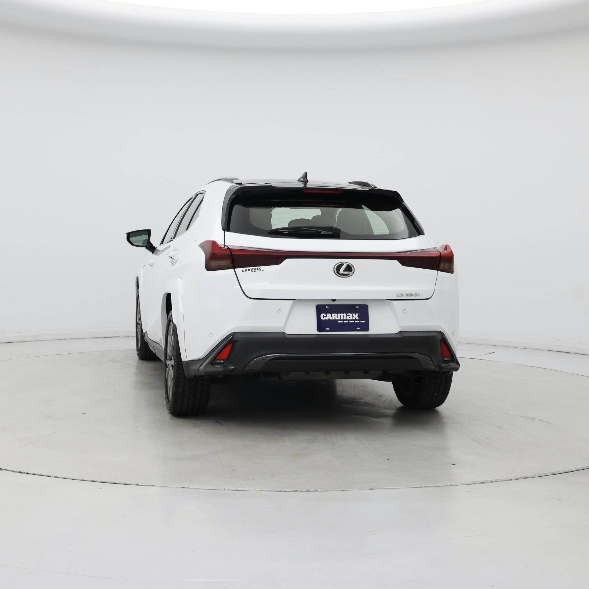 Thumbnail: 2024 Lexus UX - 6