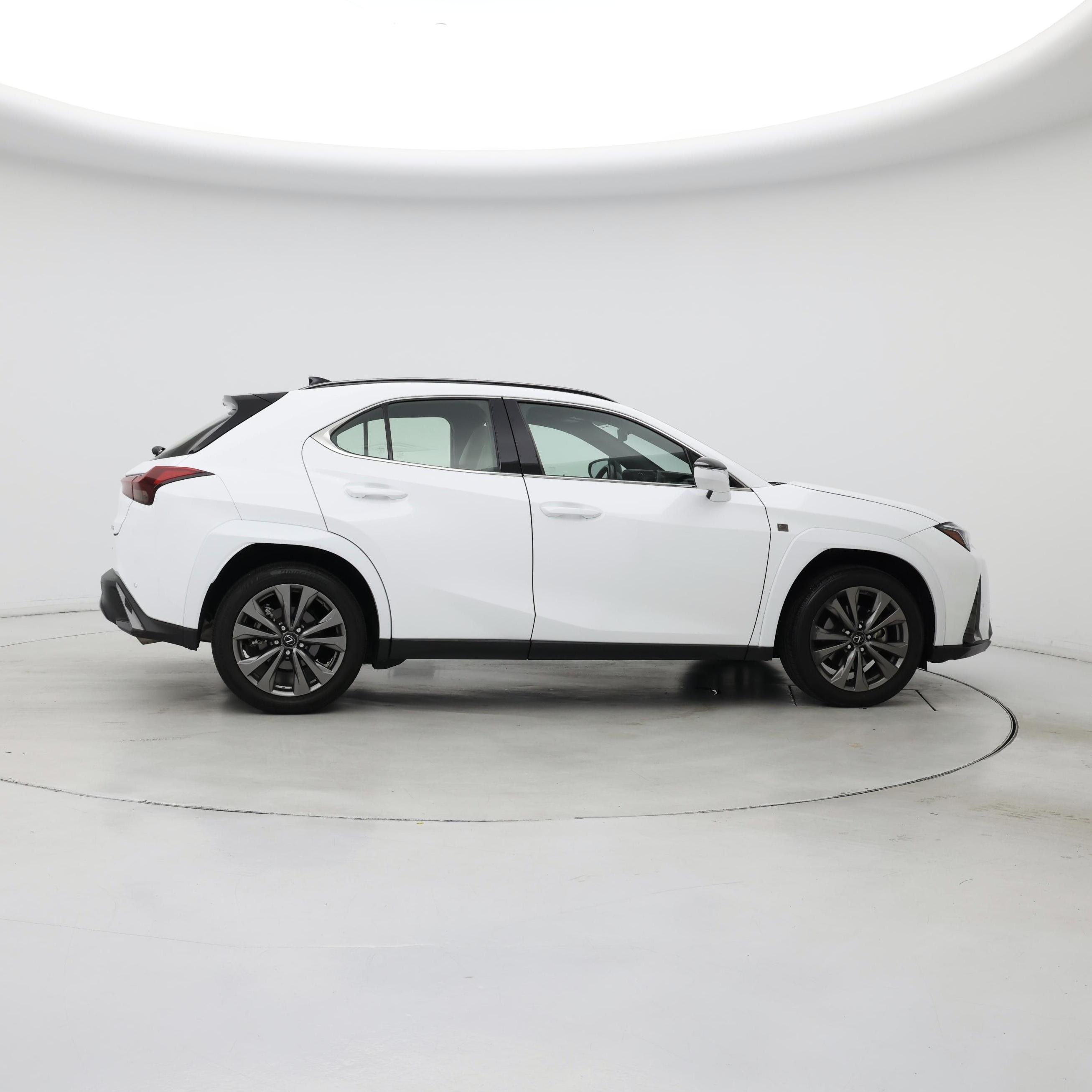 Thumbnail: 2024 Lexus UX - 7