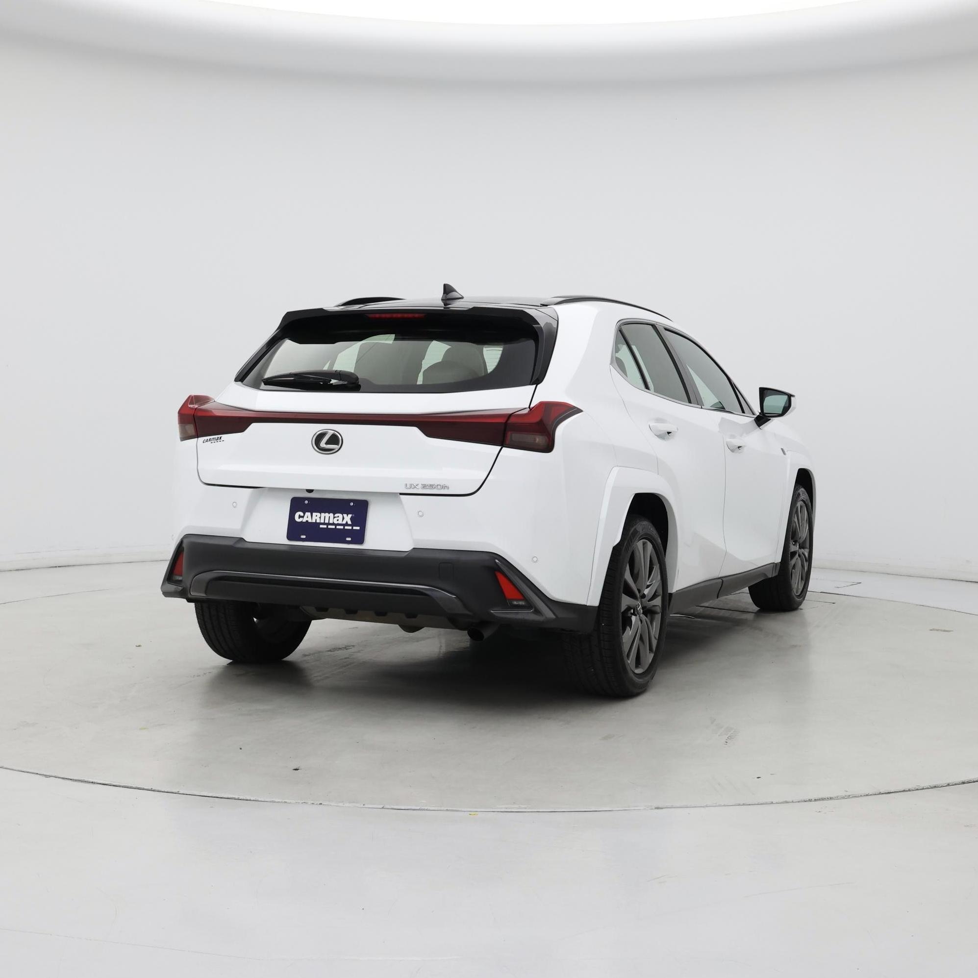 Thumbnail: 2024 Lexus UX - 8