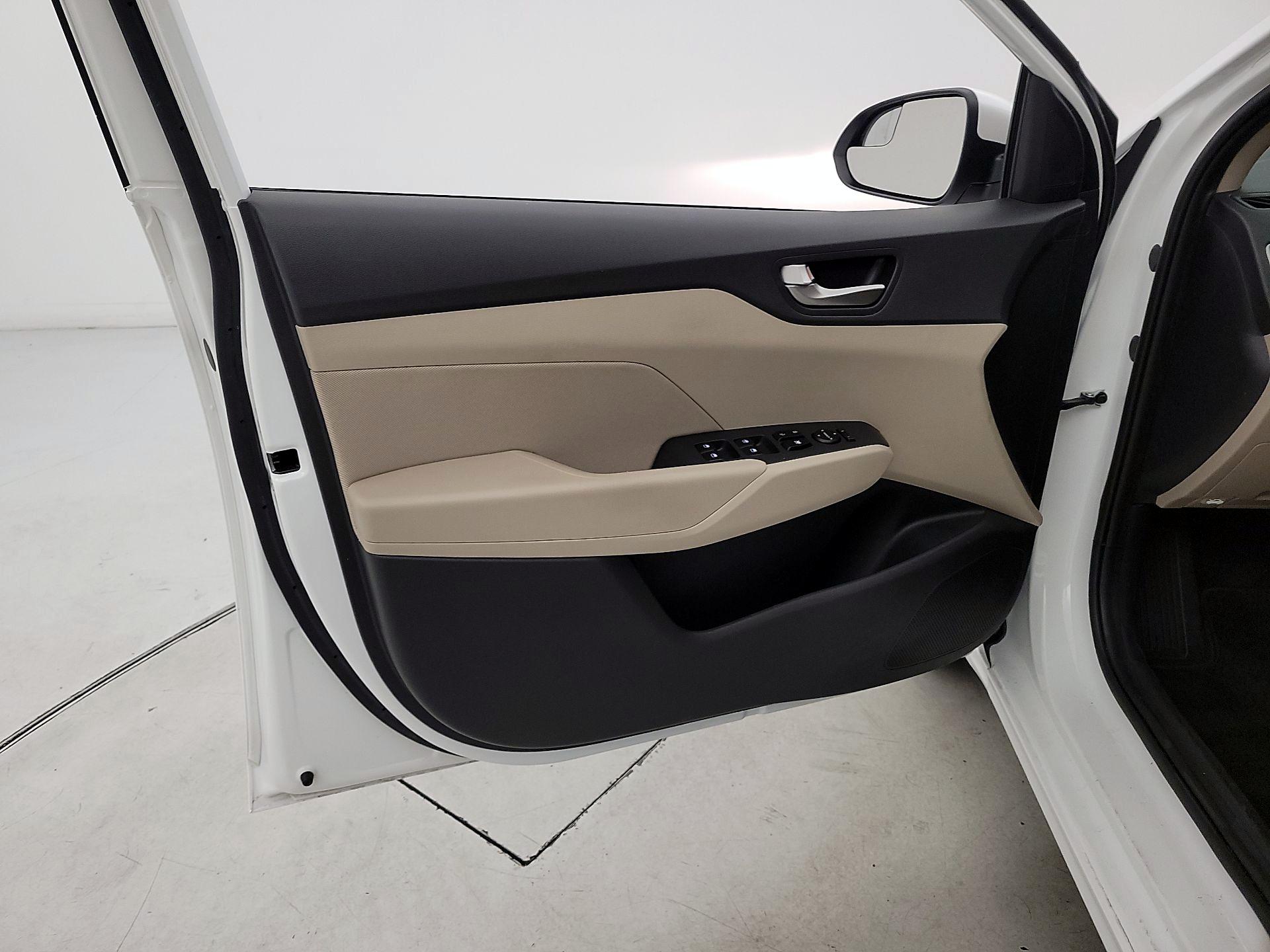 Thumbnail: 2022 Hyundai Accent - 12