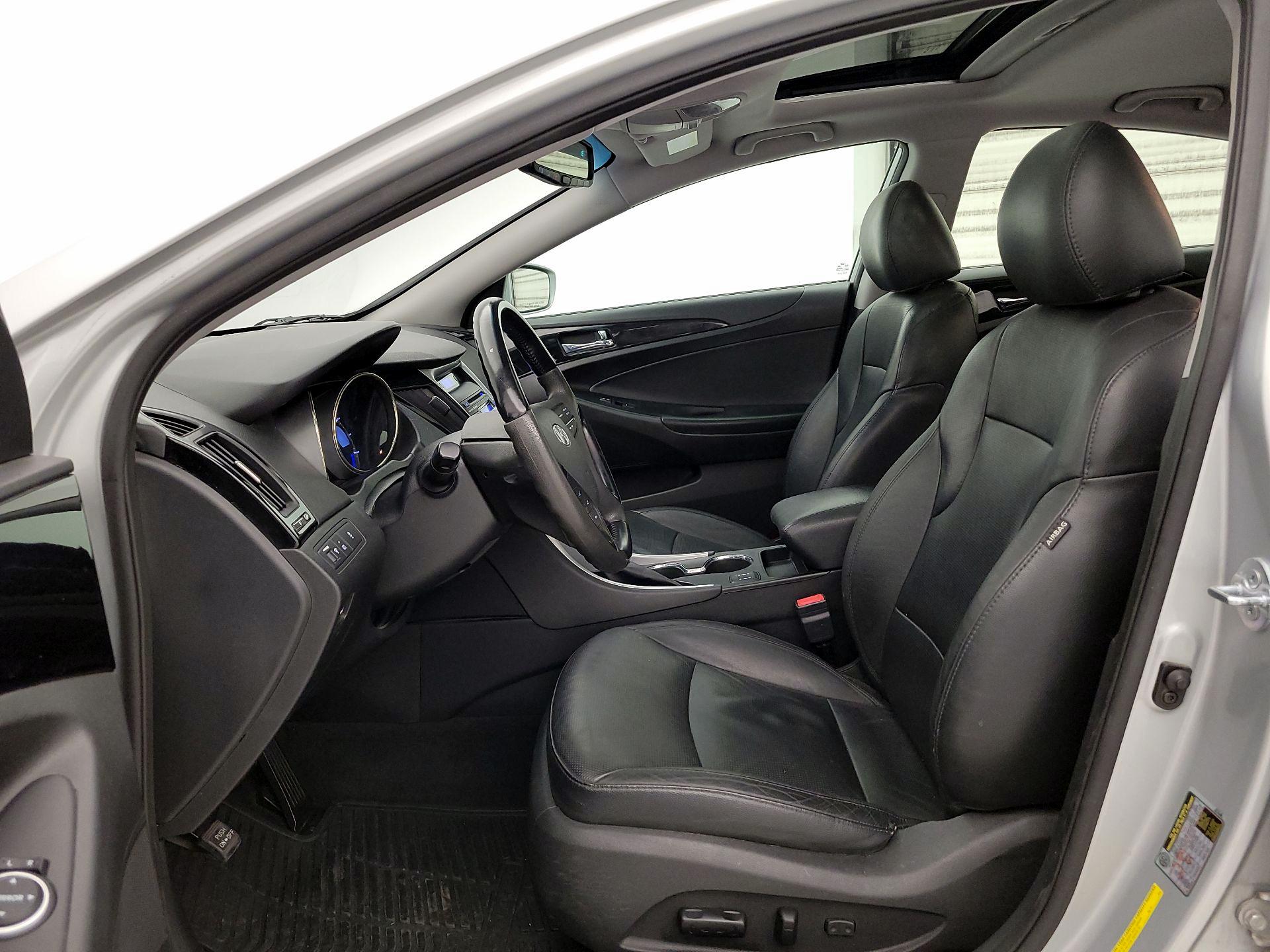 Thumbnail: 2013 Hyundai Sonata - 11