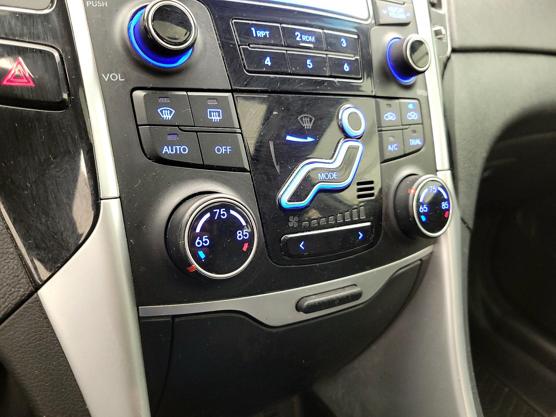 Thumbnail: 2013 Hyundai Sonata - 15