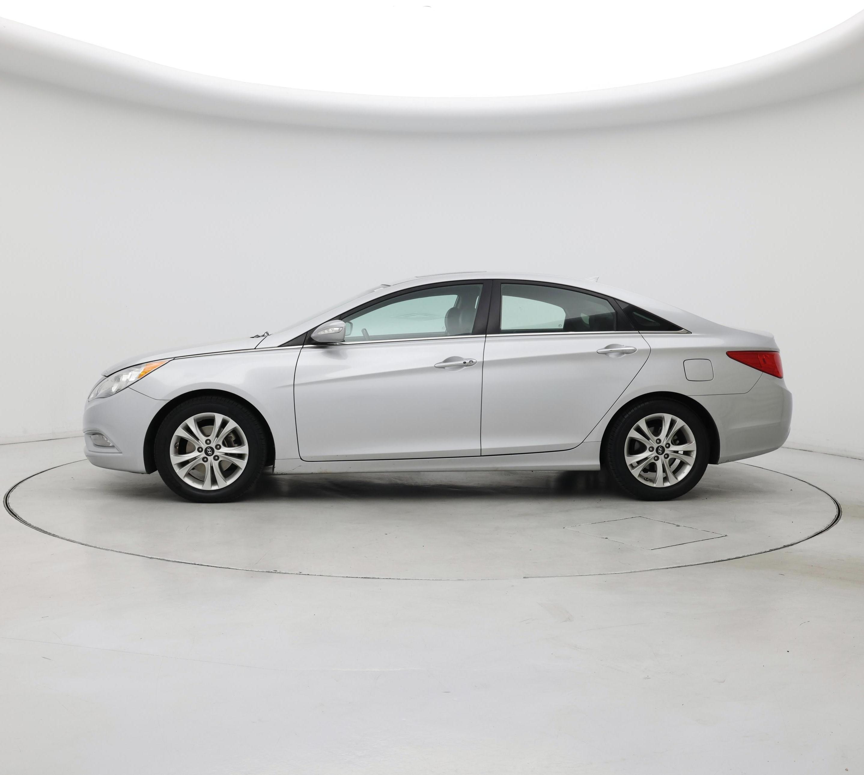 Thumbnail: 2013 Hyundai Sonata - 3