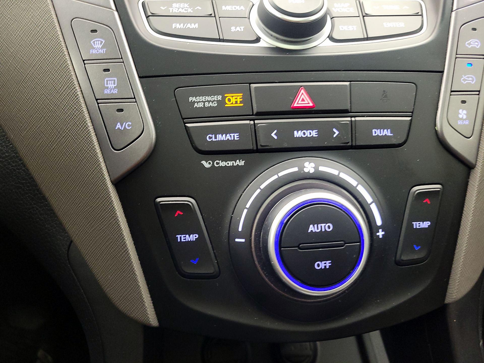 Thumbnail: 2015 Hyundai Santa Fe - 17