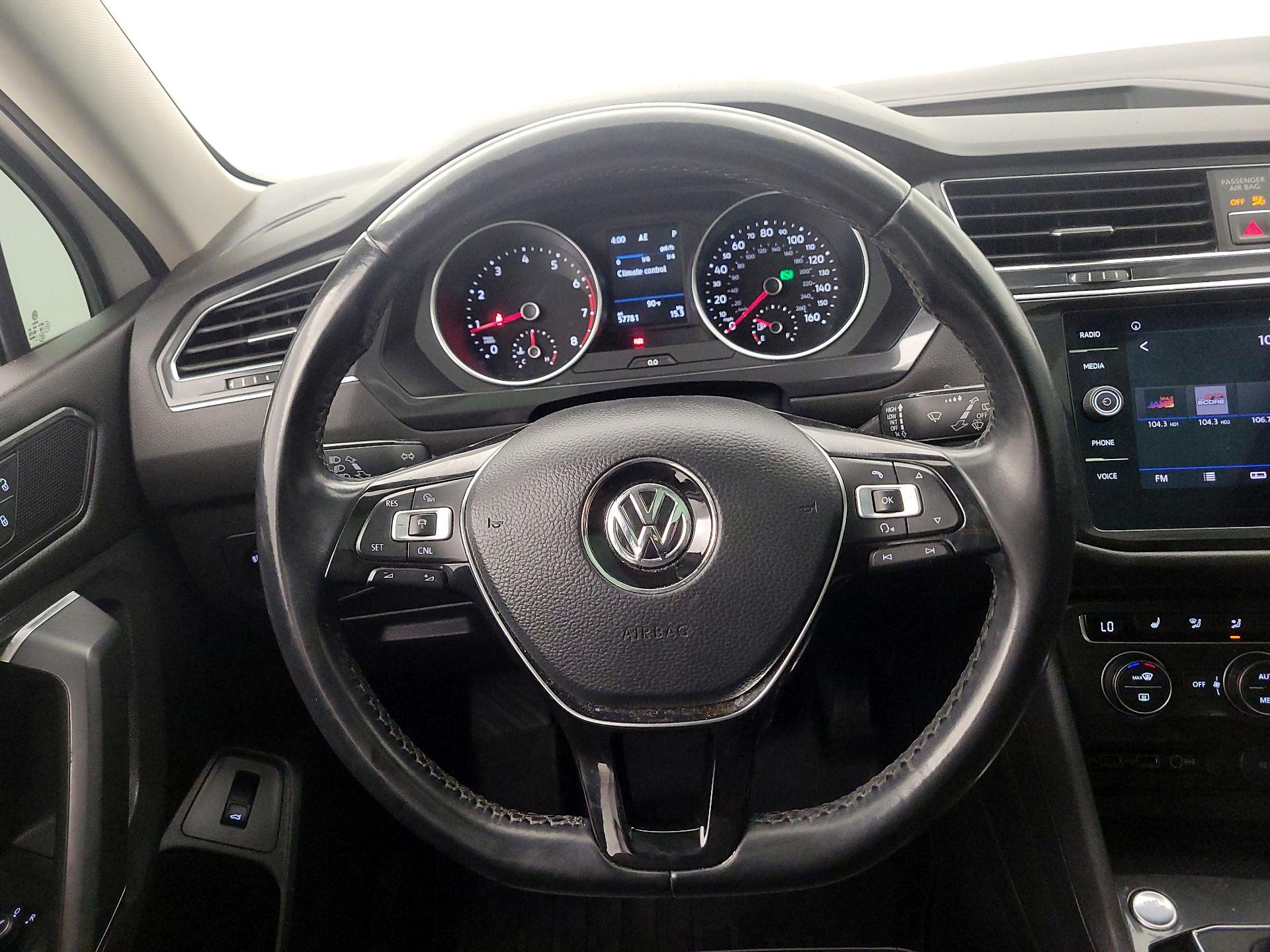 Thumbnail: 2018 Volkswagen Tiguan - 10