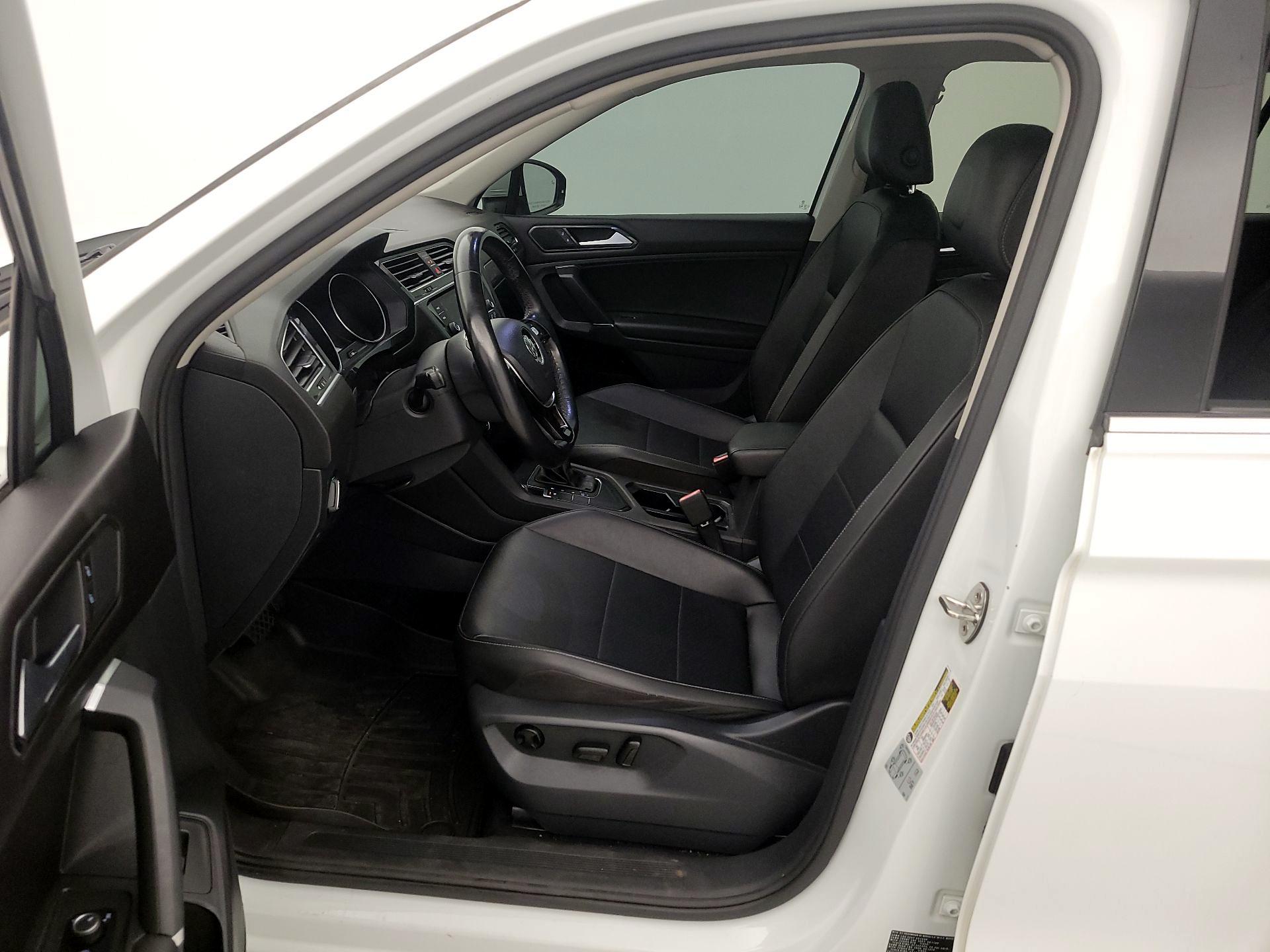 Thumbnail: 2018 Volkswagen Tiguan - 11