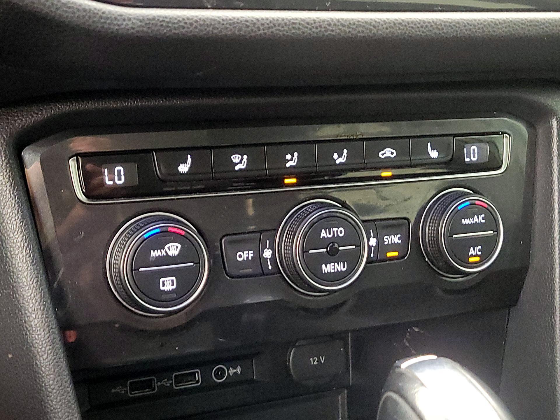Thumbnail: 2018 Volkswagen Tiguan - 16