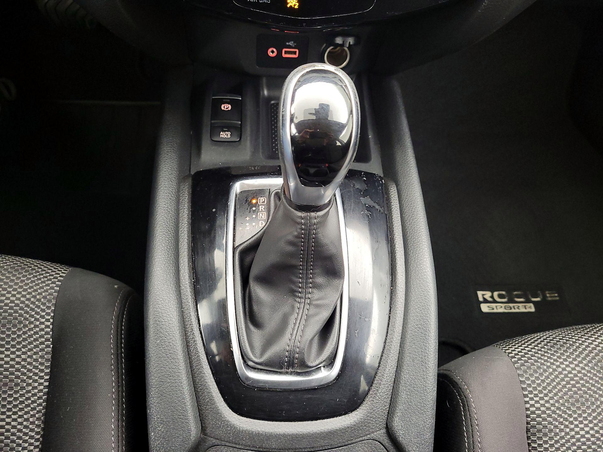 Thumbnail: 2019 Nissan Rogue Sport - 17