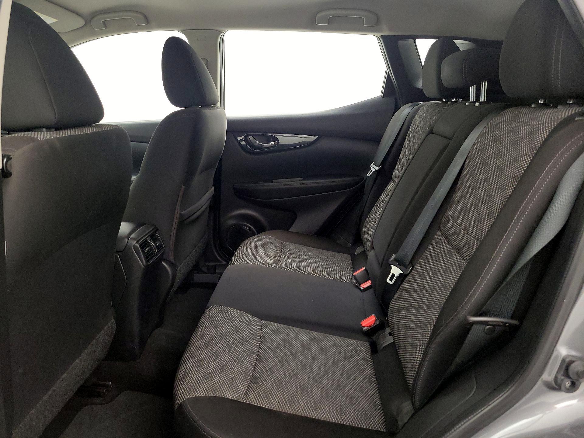 Thumbnail: 2019 Nissan Rogue Sport - 19