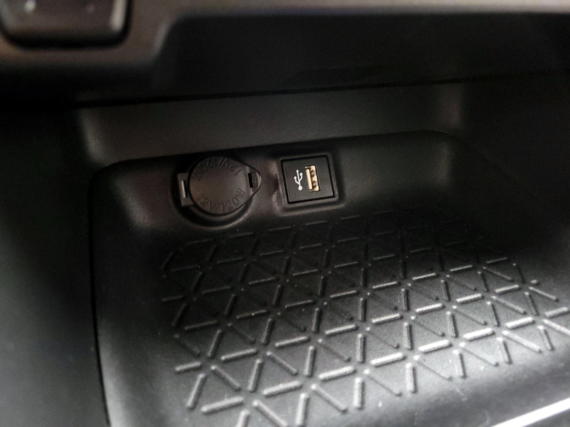 Thumbnail: 2023 Toyota RAV4 - 18