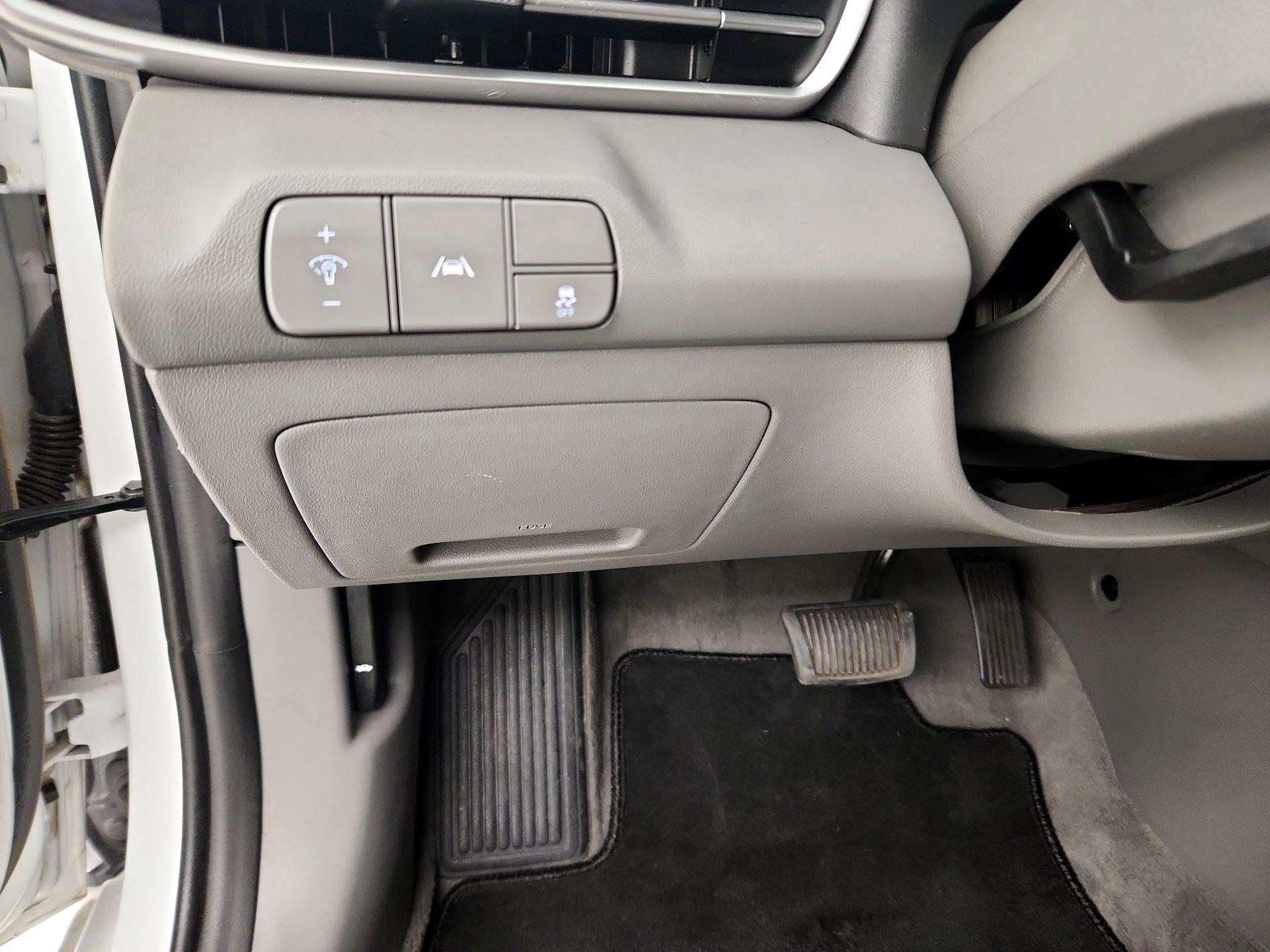 Thumbnail: 2022 Hyundai Elantra - 13