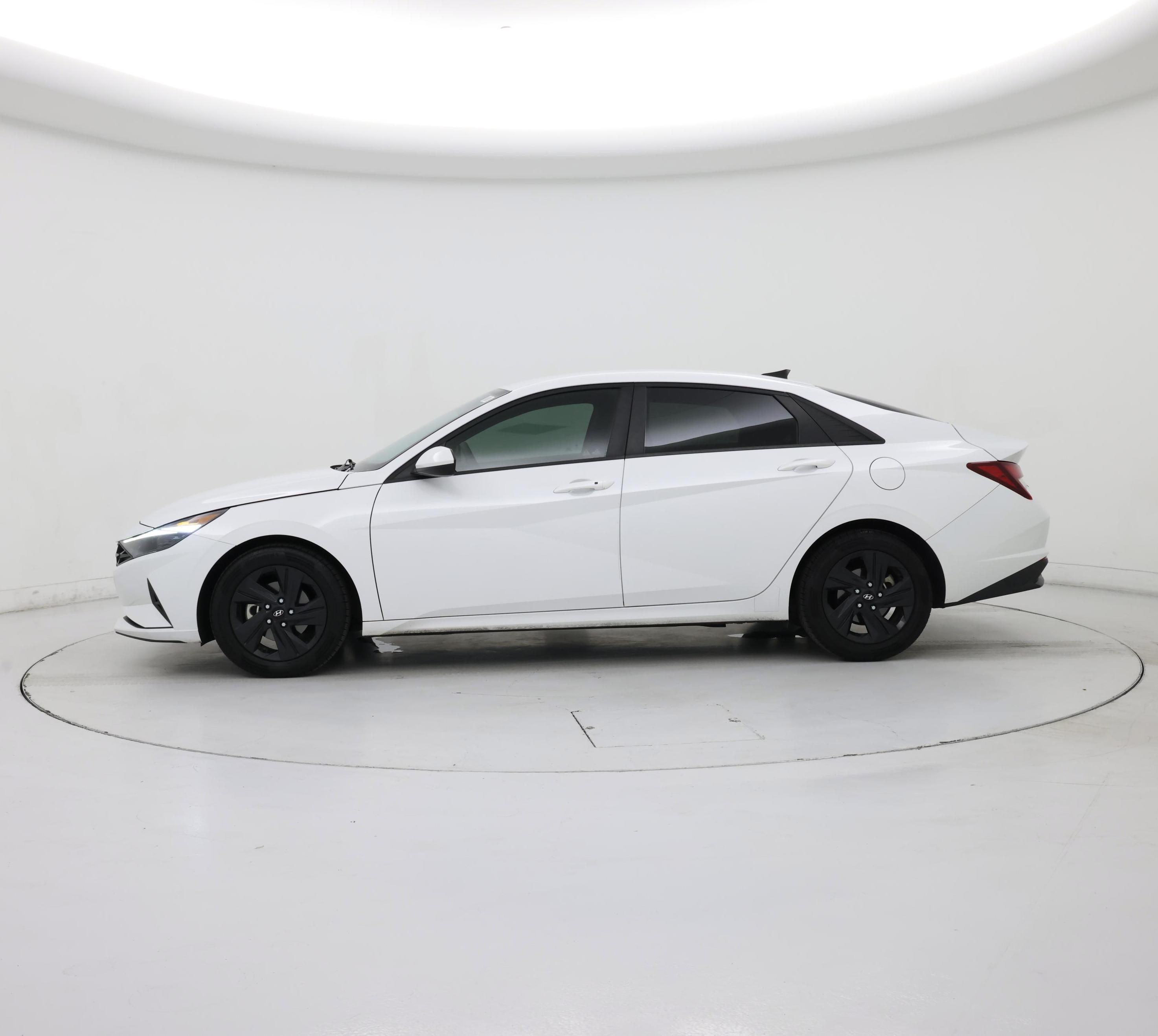 Thumbnail: 2022 Hyundai Elantra - 3