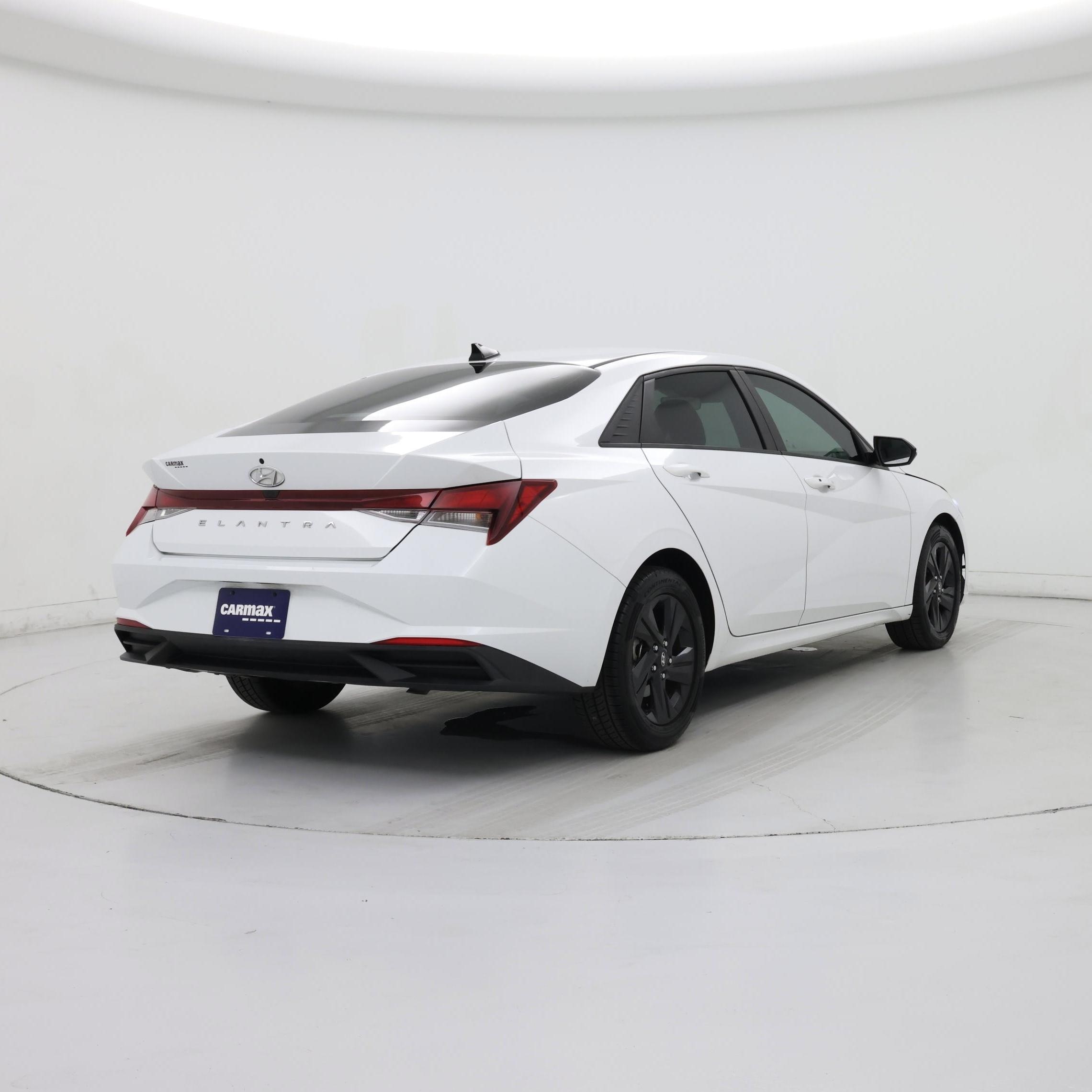 Thumbnail: 2022 Hyundai Elantra - 8