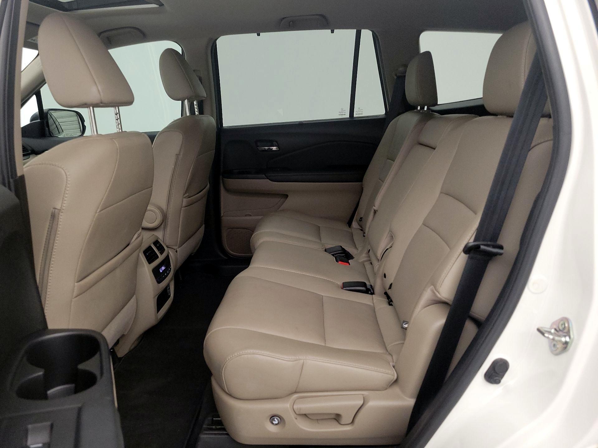 Thumbnail: 2019 Honda Pilot - 20