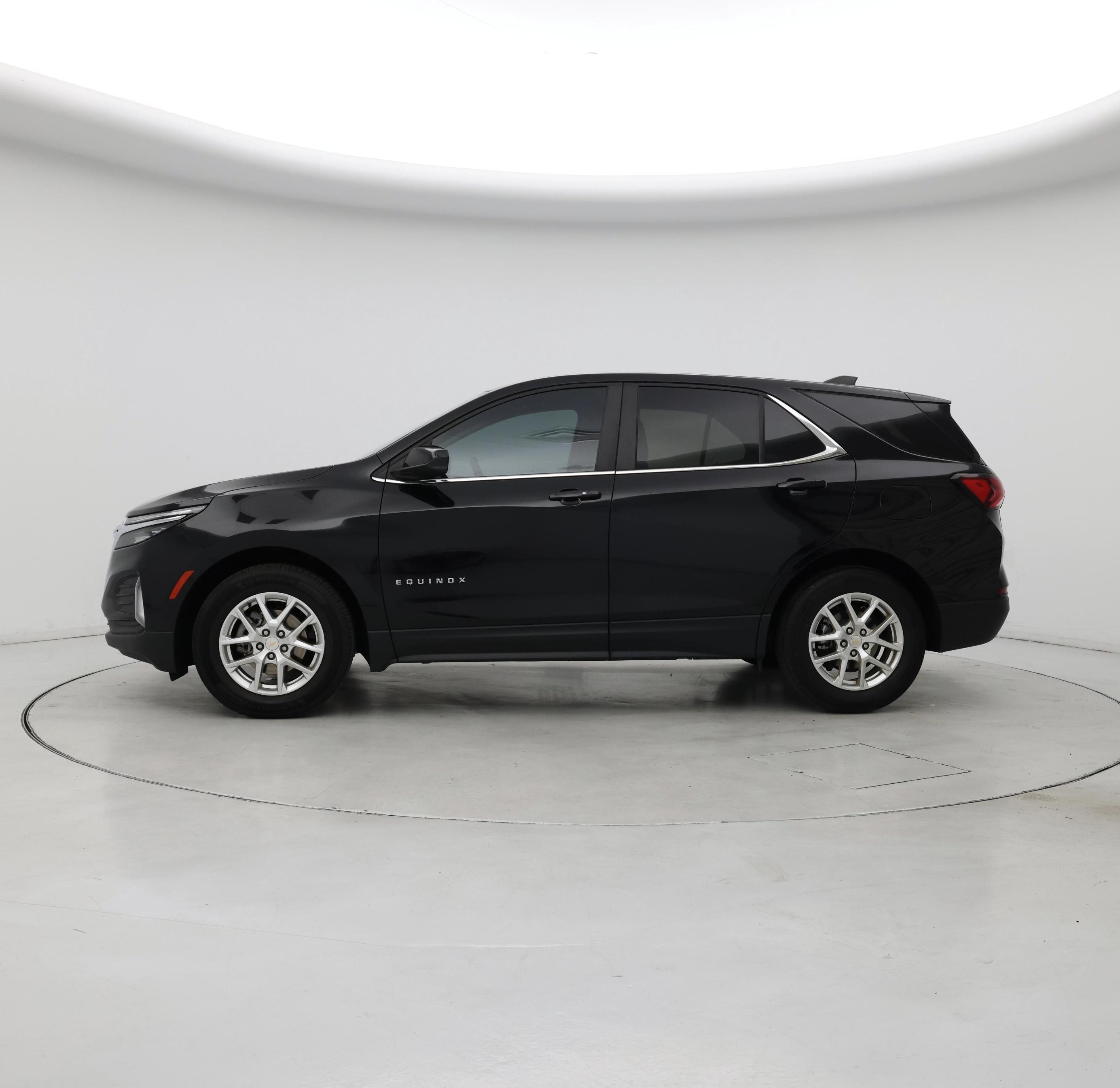 Thumbnail: 2022 Chevrolet Equinox - 3