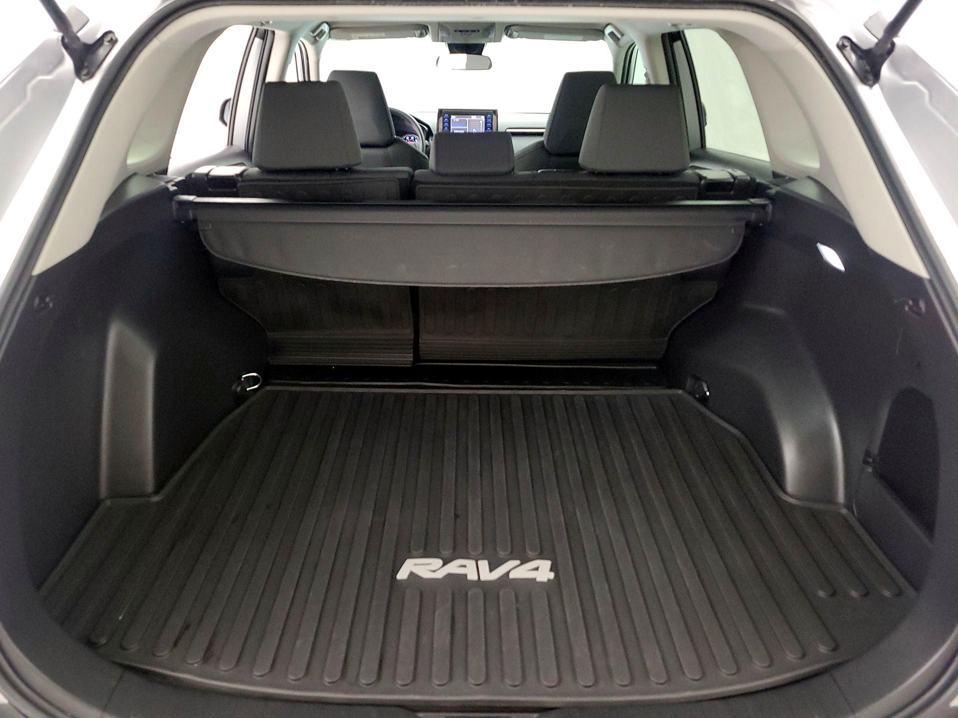 Thumbnail: 2022 Toyota RAV4 - 20