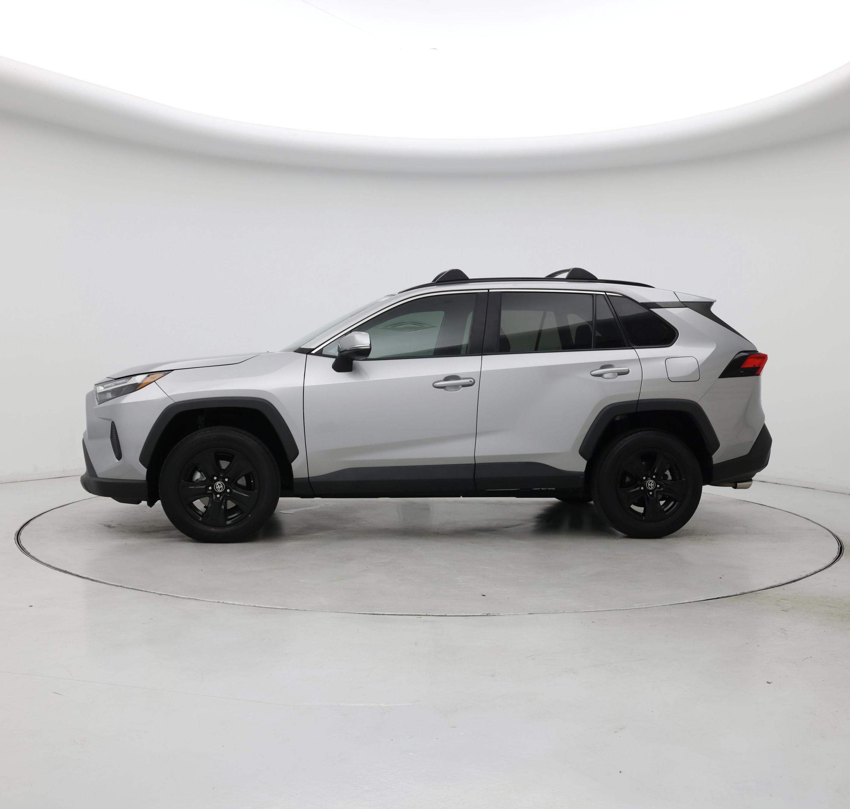 Thumbnail: 2022 Toyota RAV4 - 3