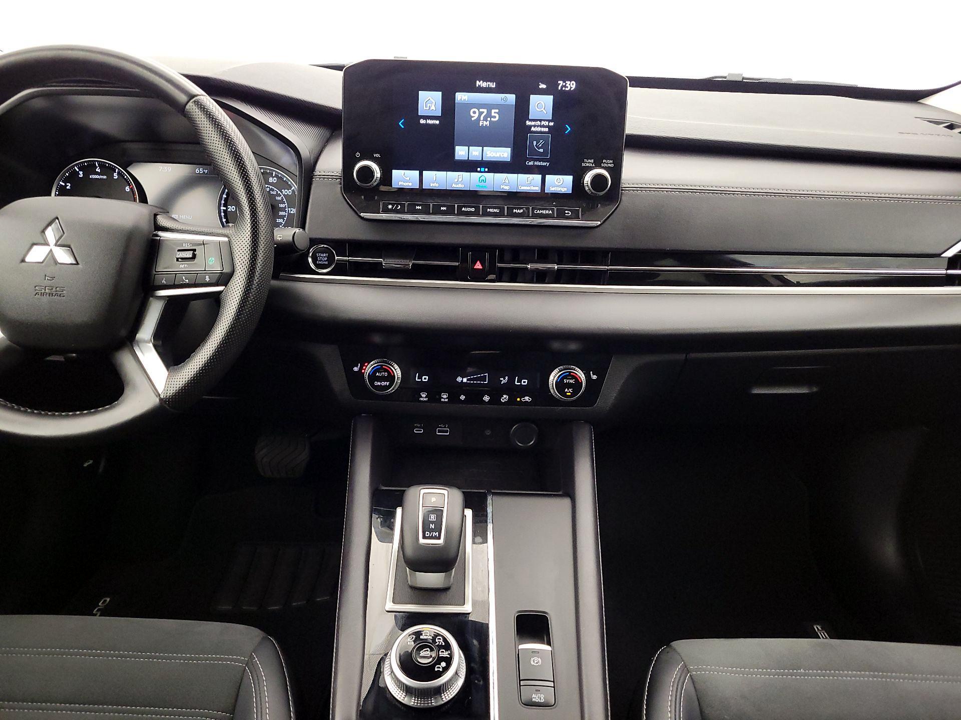 Thumbnail: 2024 Mitsubishi Outlander - 9