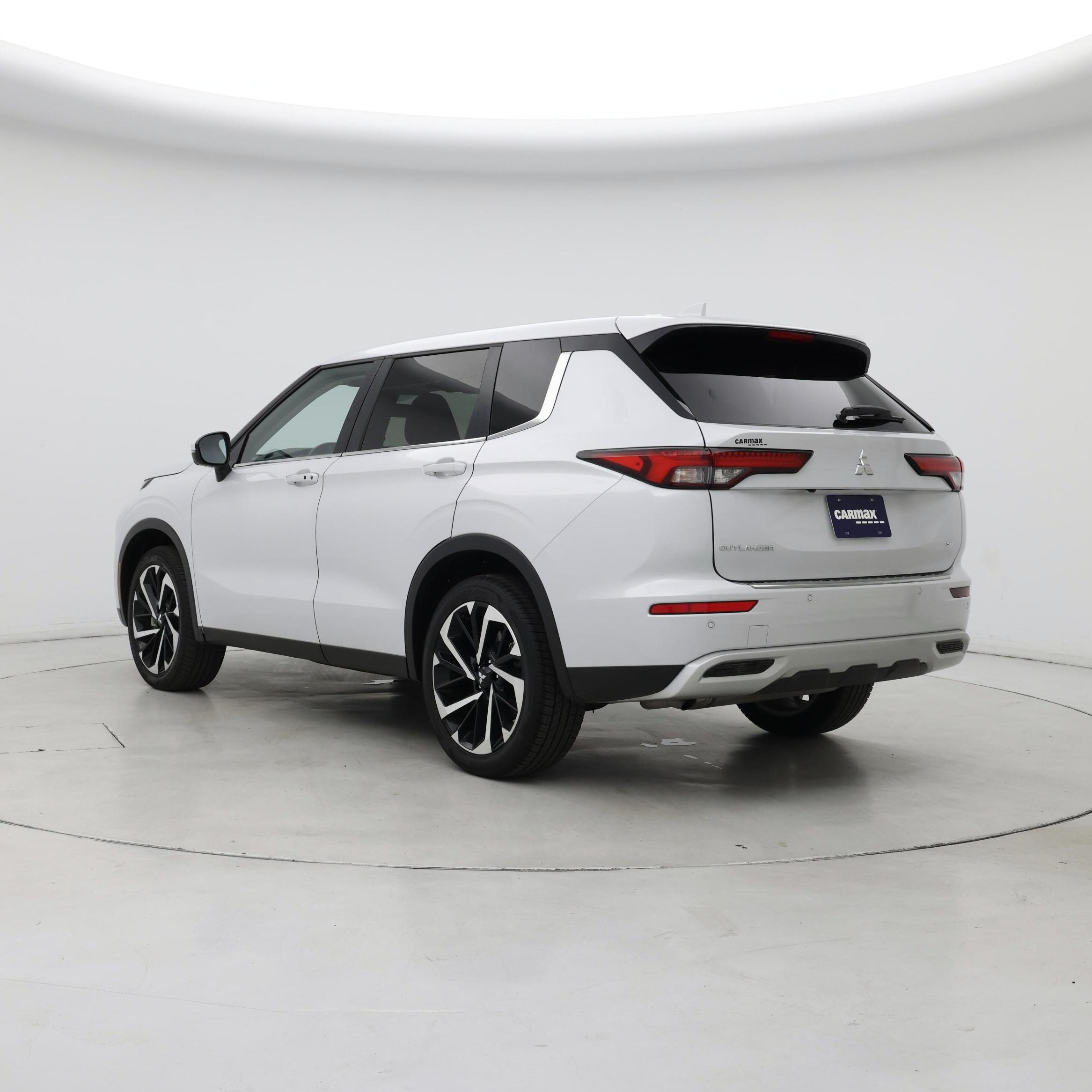 Thumbnail: 2024 Mitsubishi Outlander - 2